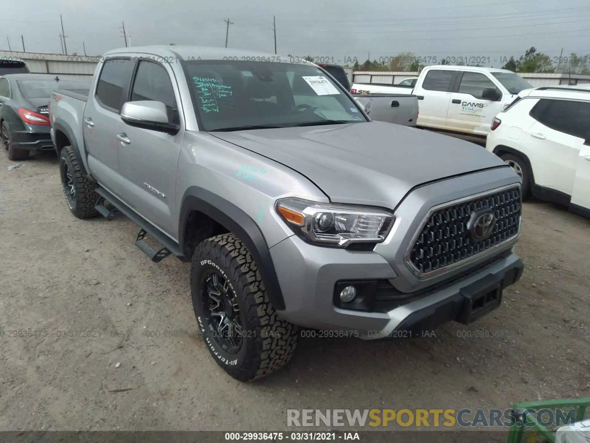 1 Photograph of a damaged car 3TMCZ5AN8KM264643 TOYOTA TACOMA 4WD 2019