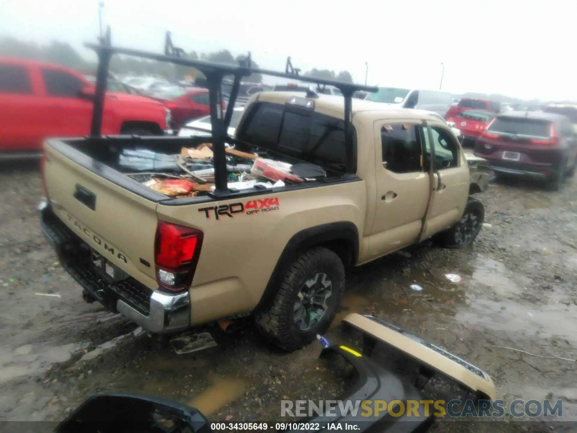 4 Photograph of a damaged car 3TMCZ5AN8KM269163 TOYOTA TACOMA 4WD 2019