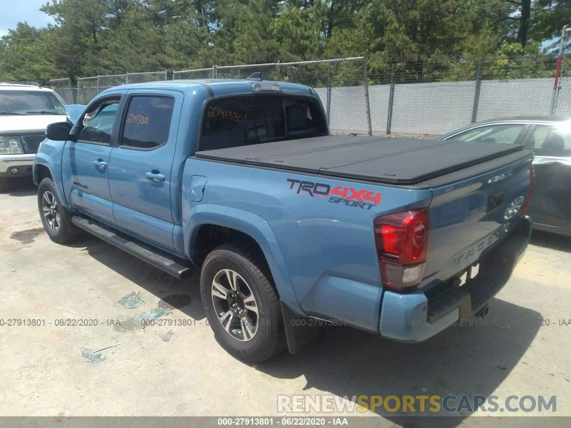 3 Photograph of a damaged car 3TMCZ5AN8KM281085 TOYOTA TACOMA 4WD 2019