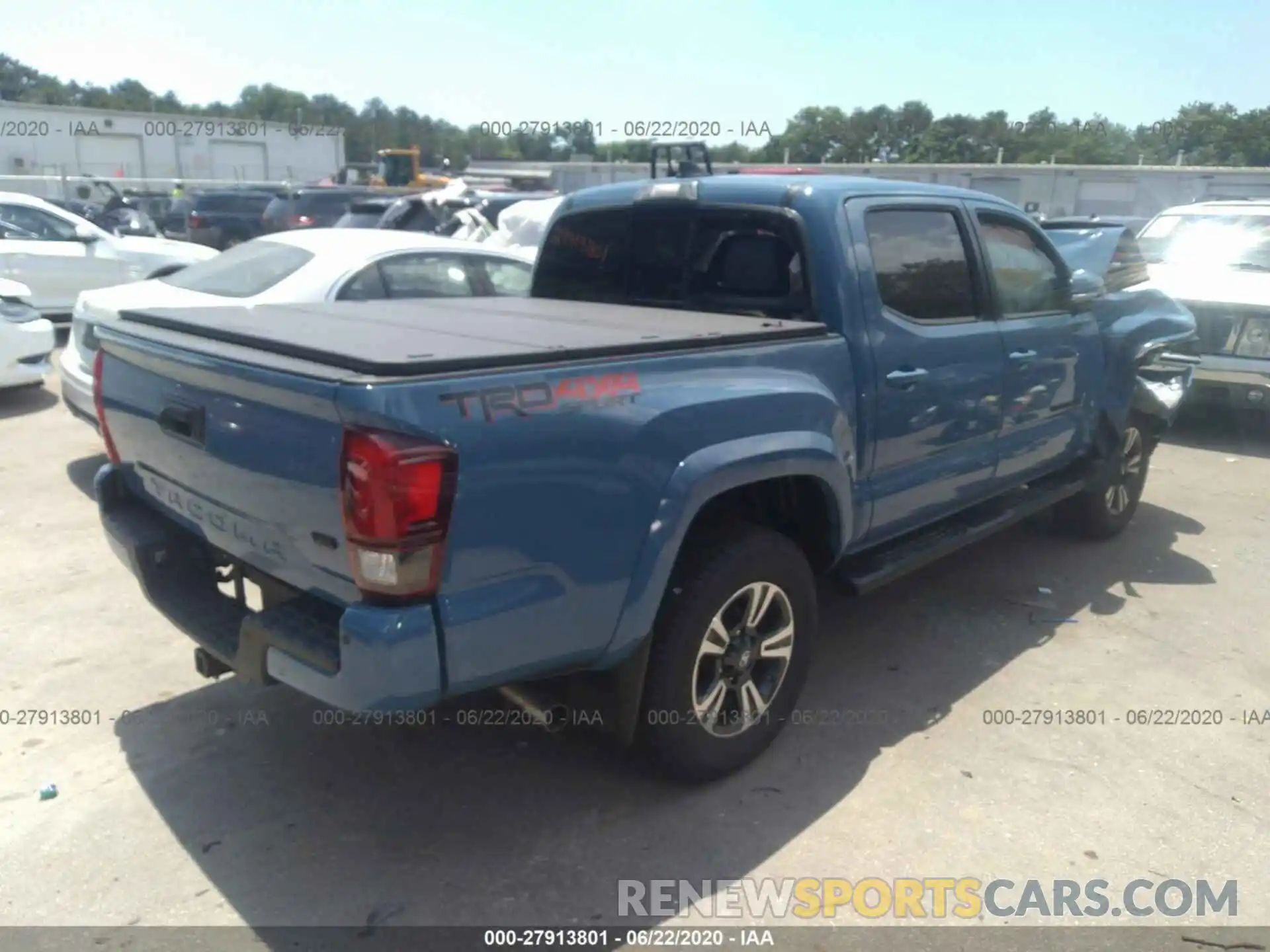 4 Photograph of a damaged car 3TMCZ5AN8KM281085 TOYOTA TACOMA 4WD 2019