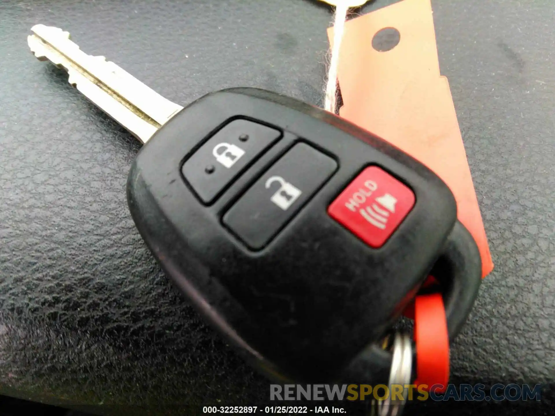 11 Photograph of a damaged car 3TMCZ5AN8KM284522 TOYOTA TACOMA 4WD 2019