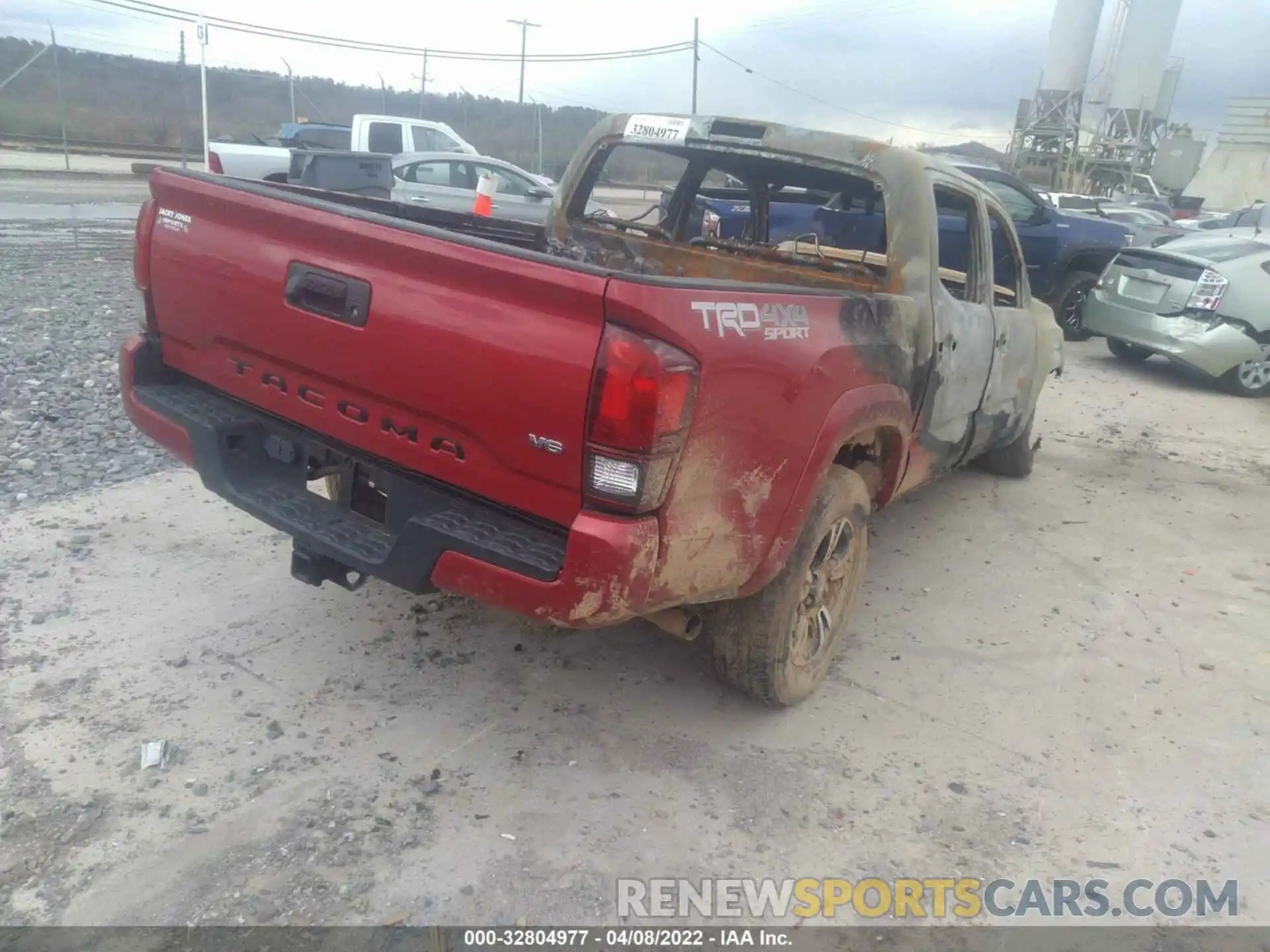 4 Фотография поврежденного автомобиля 3TMCZ5AN9KM192092 TOYOTA TACOMA 4WD 2019