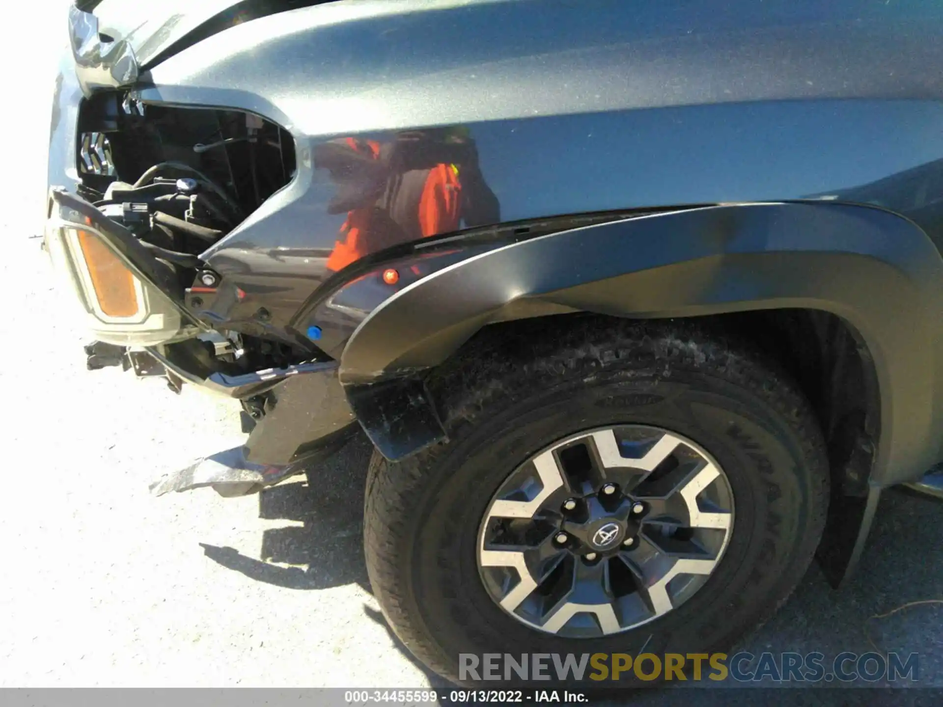 6 Photograph of a damaged car 3TMCZ5AN9KM203382 TOYOTA TACOMA 4WD 2019