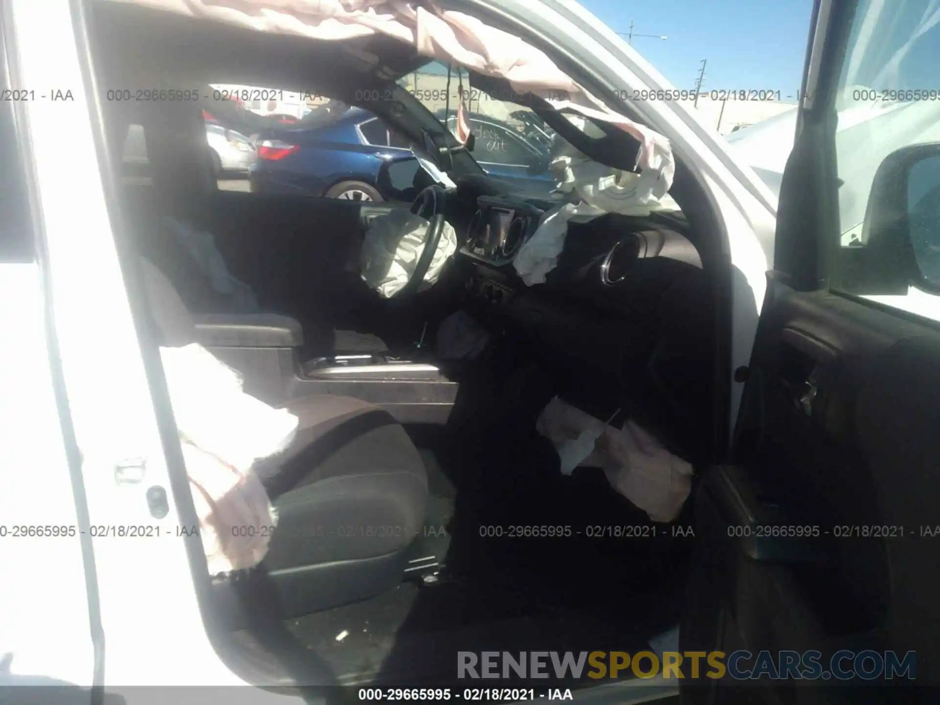 5 Фотография поврежденного автомобиля 3TMCZ5AN9KM211241 TOYOTA TACOMA 4WD 2019