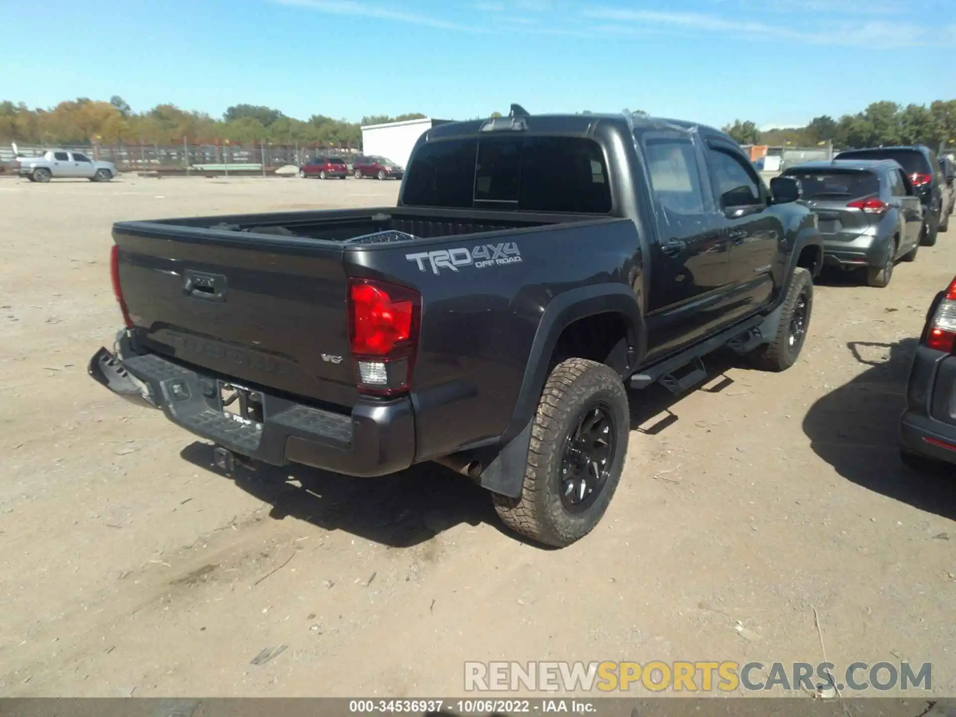 4 Photograph of a damaged car 3TMCZ5AN9KM222630 TOYOTA TACOMA 4WD 2019