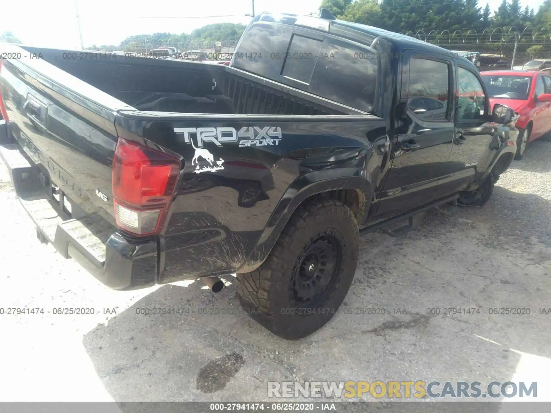 4 Photograph of a damaged car 3TMCZ5AN9KM225933 TOYOTA TACOMA 4WD 2019