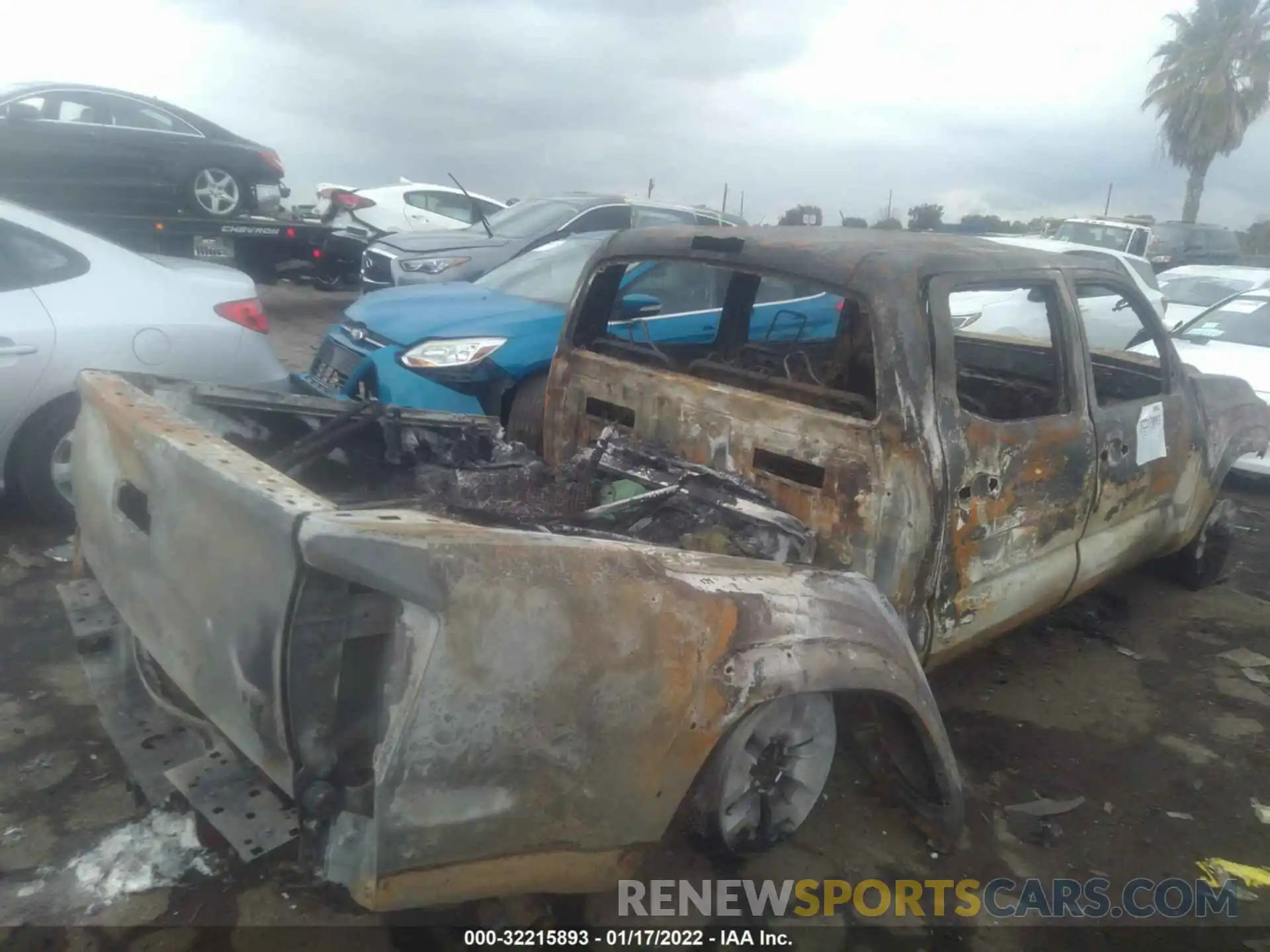 4 Photograph of a damaged car 3TMCZ5AN9KM245597 TOYOTA TACOMA 4WD 2019