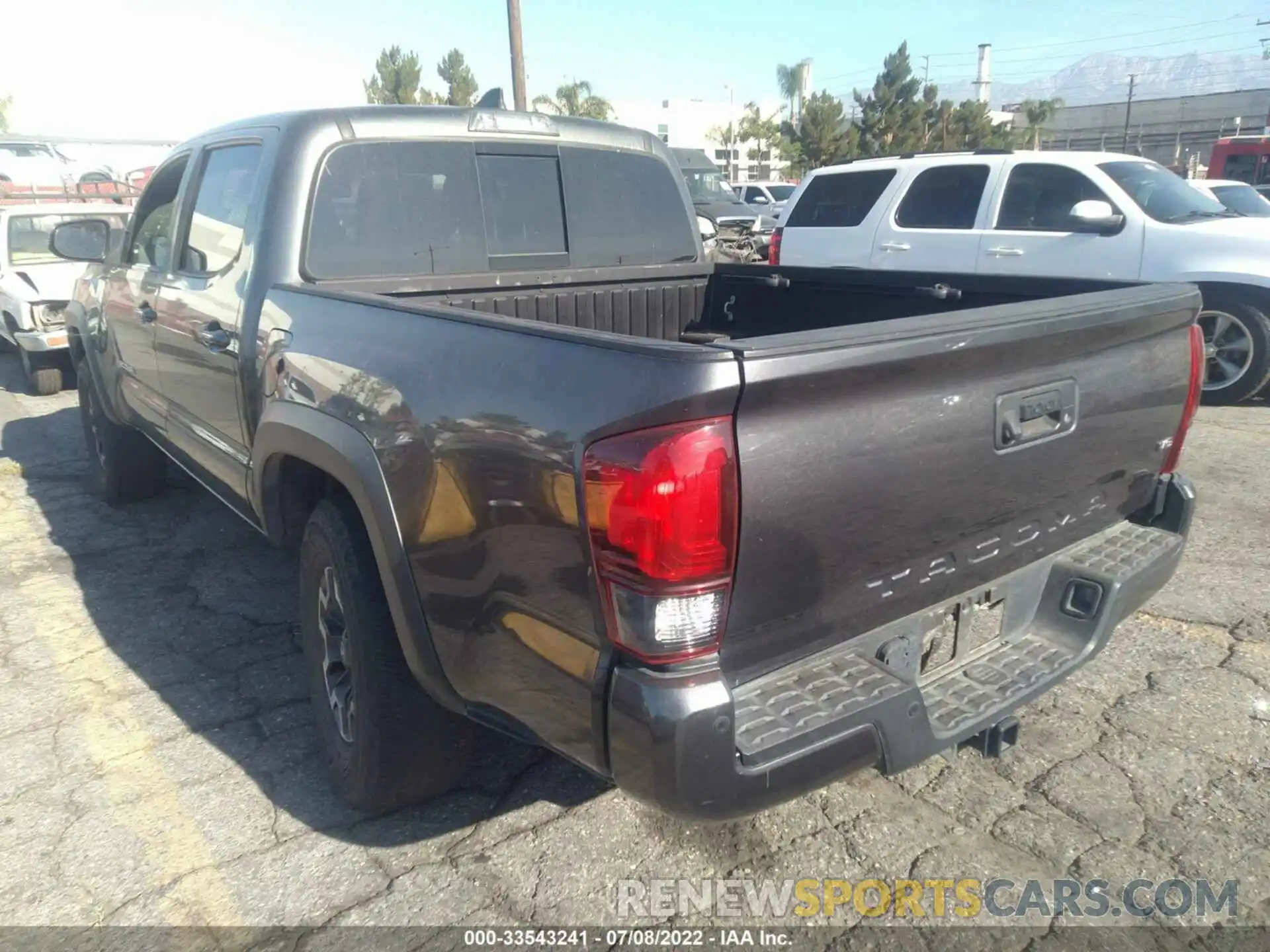 3 Photograph of a damaged car 3TMCZ5AN9KM246961 TOYOTA TACOMA 4WD 2019