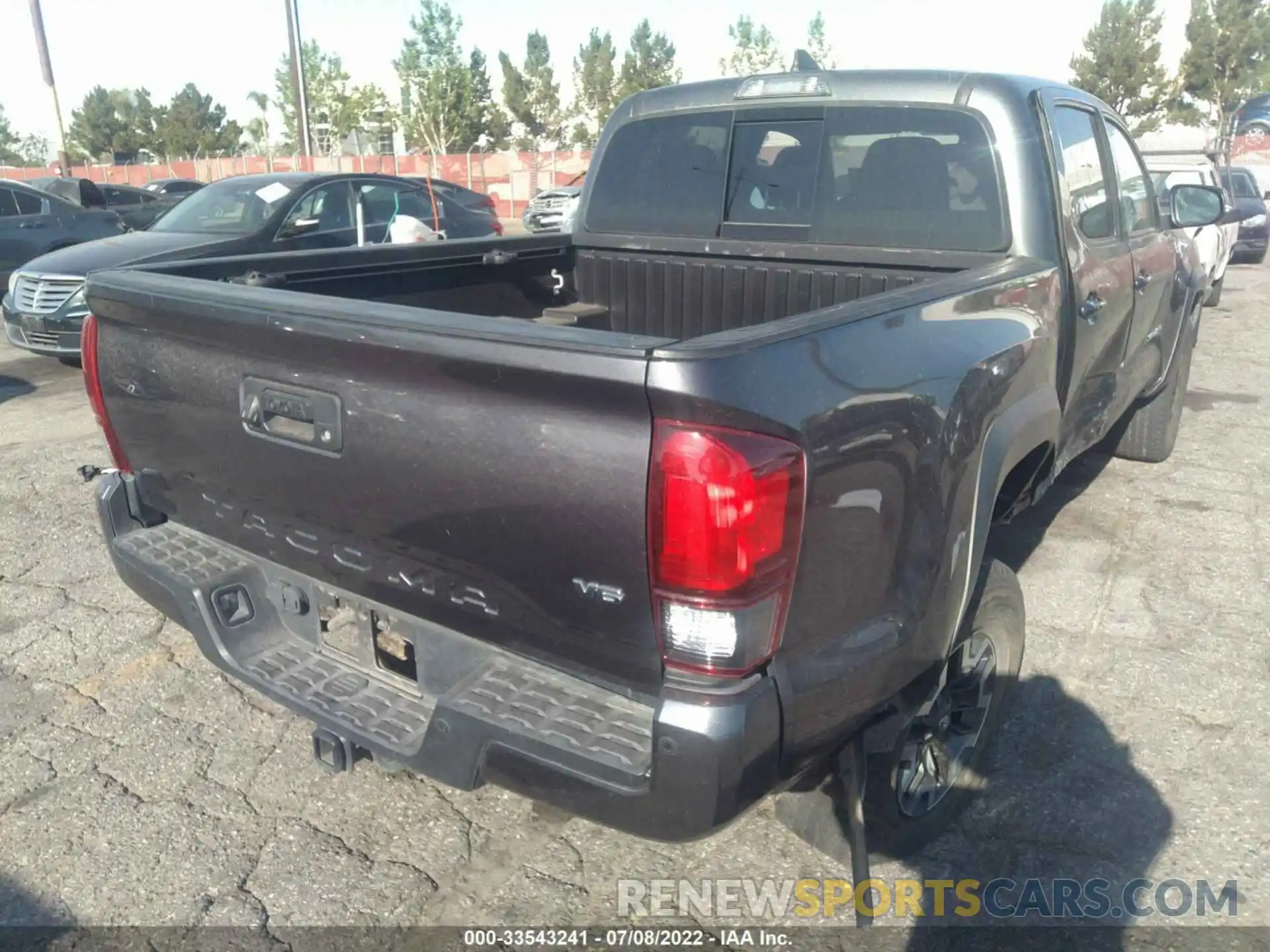 4 Photograph of a damaged car 3TMCZ5AN9KM246961 TOYOTA TACOMA 4WD 2019