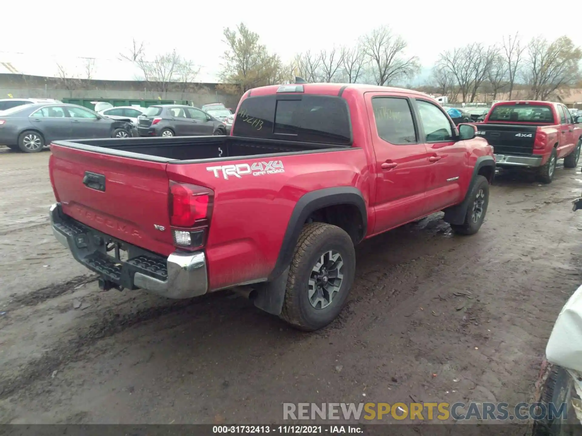 4 Photograph of a damaged car 3TMCZ5AN9KM260696 TOYOTA TACOMA 4WD 2019