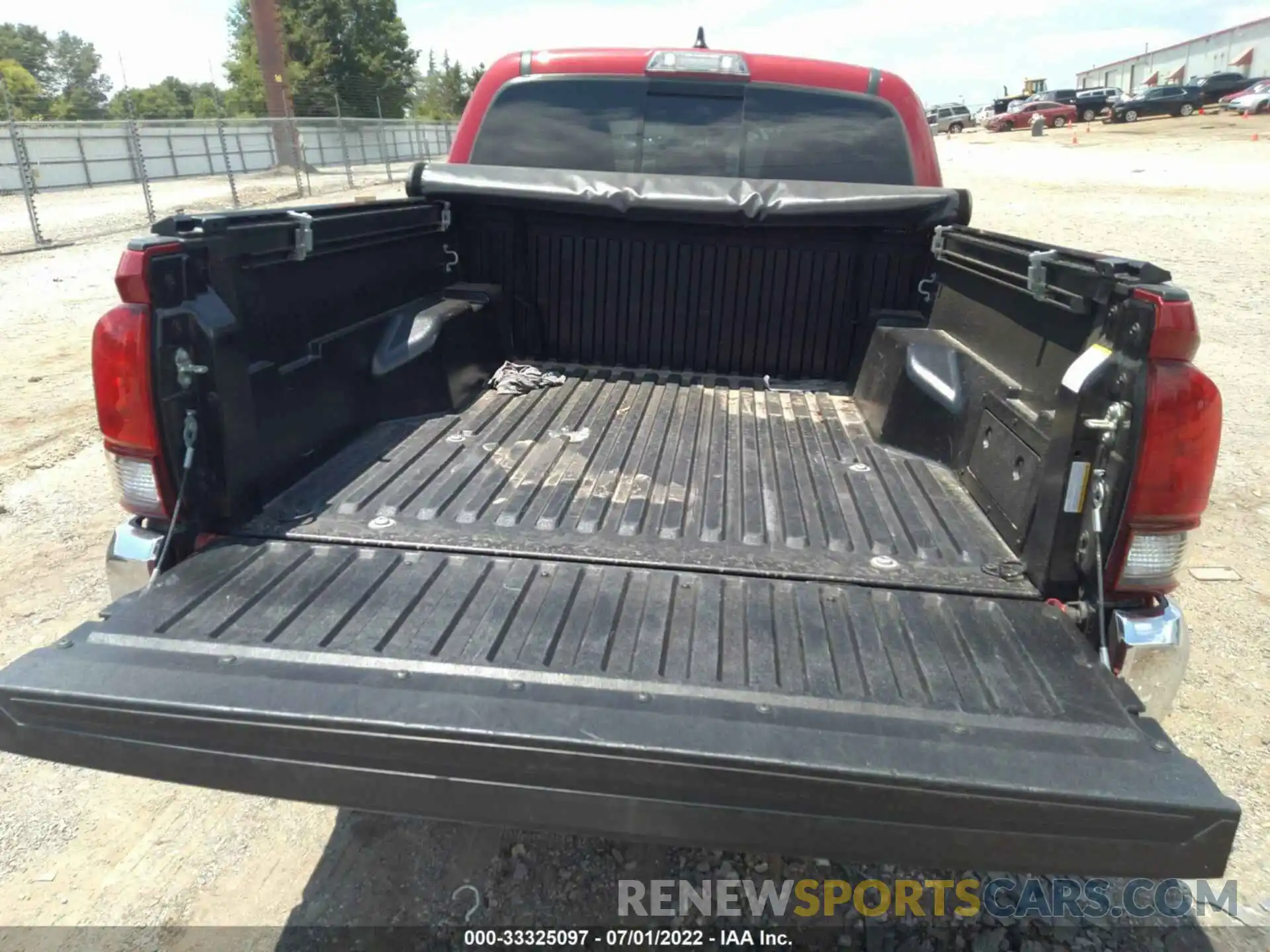 8 Photograph of a damaged car 3TMCZ5AN9KM261881 TOYOTA TACOMA 4WD 2019