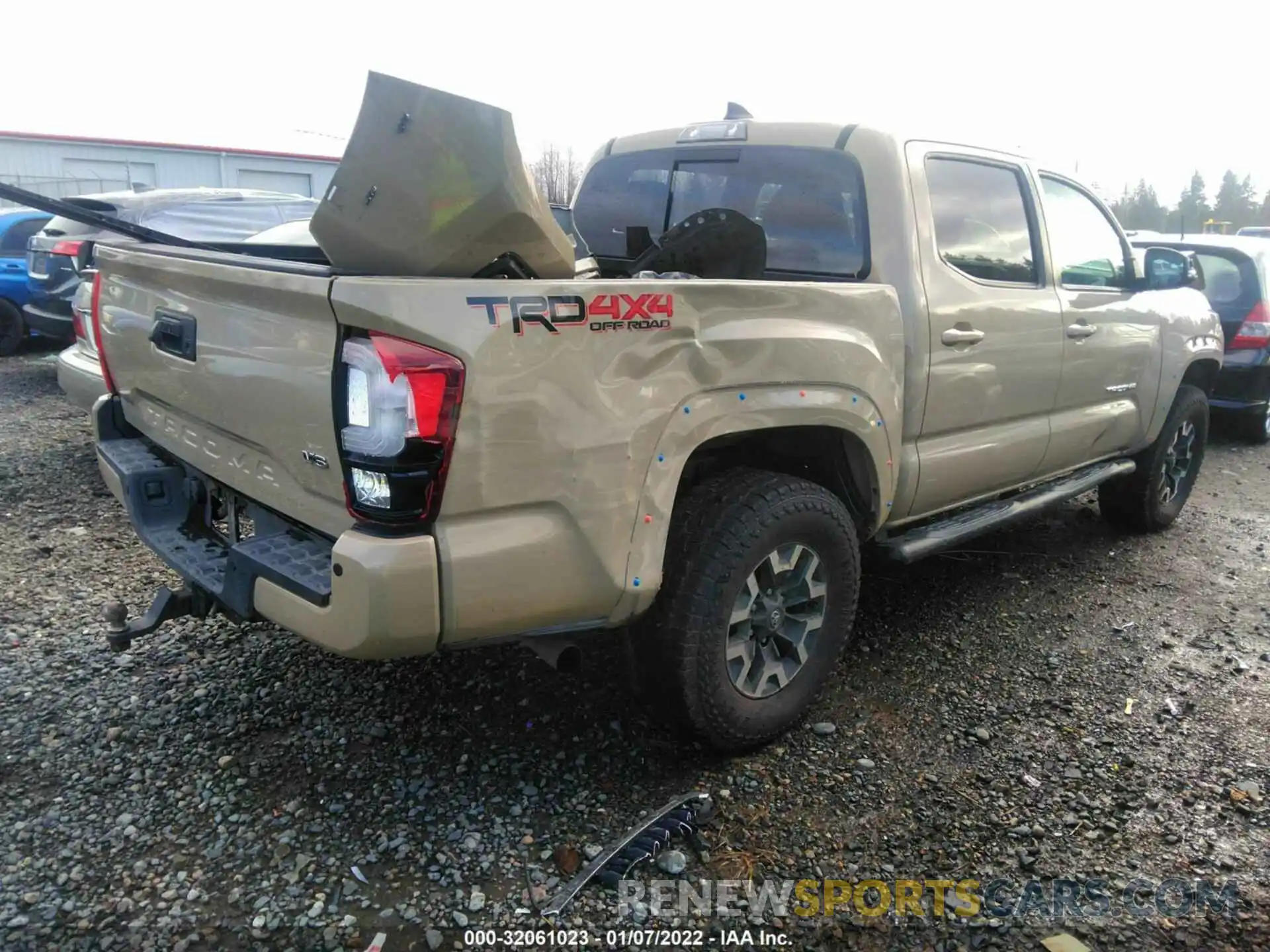 4 Photograph of a damaged car 3TMCZ5AN9KM262075 TOYOTA TACOMA 4WD 2019