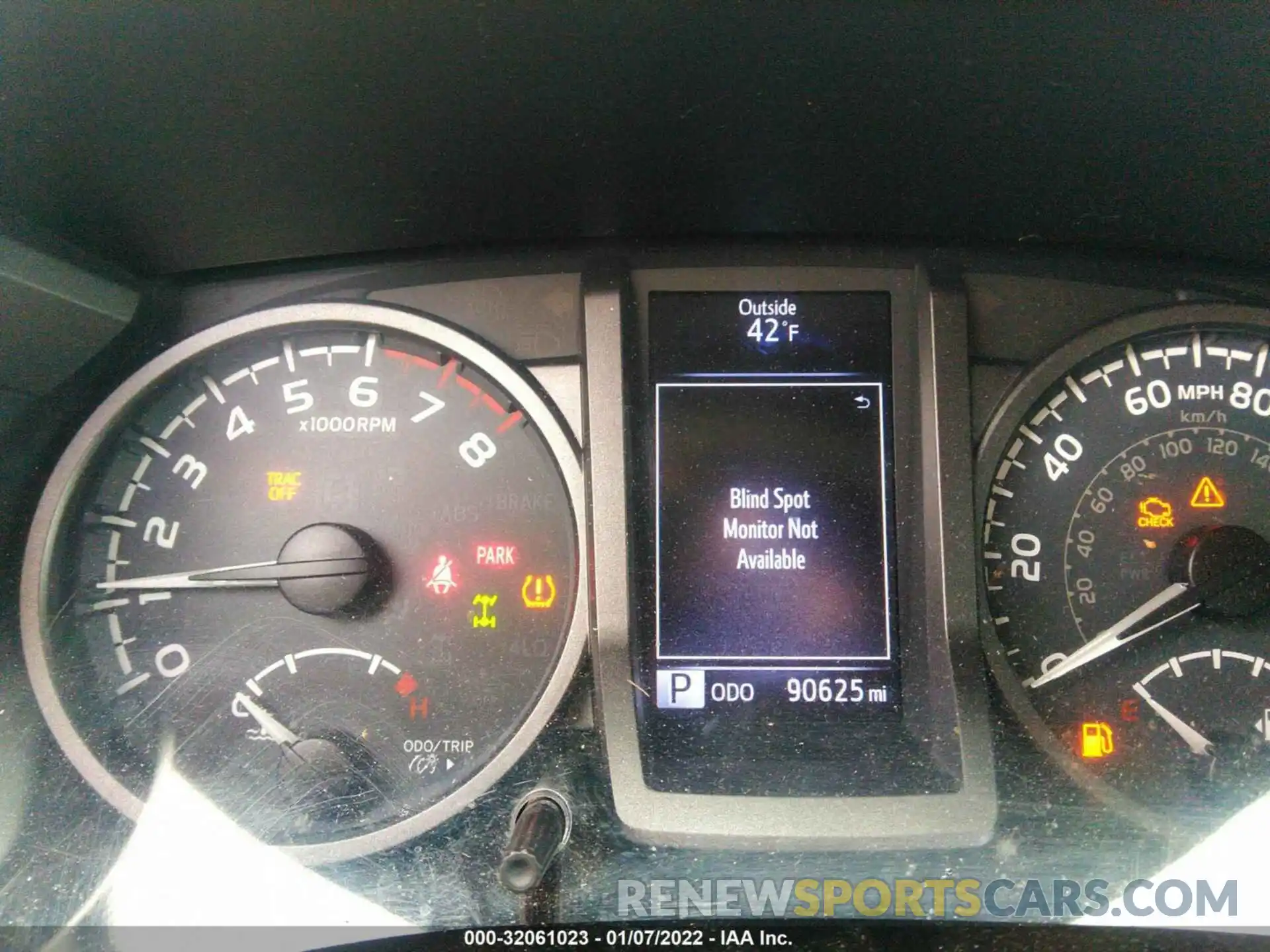 7 Photograph of a damaged car 3TMCZ5AN9KM262075 TOYOTA TACOMA 4WD 2019