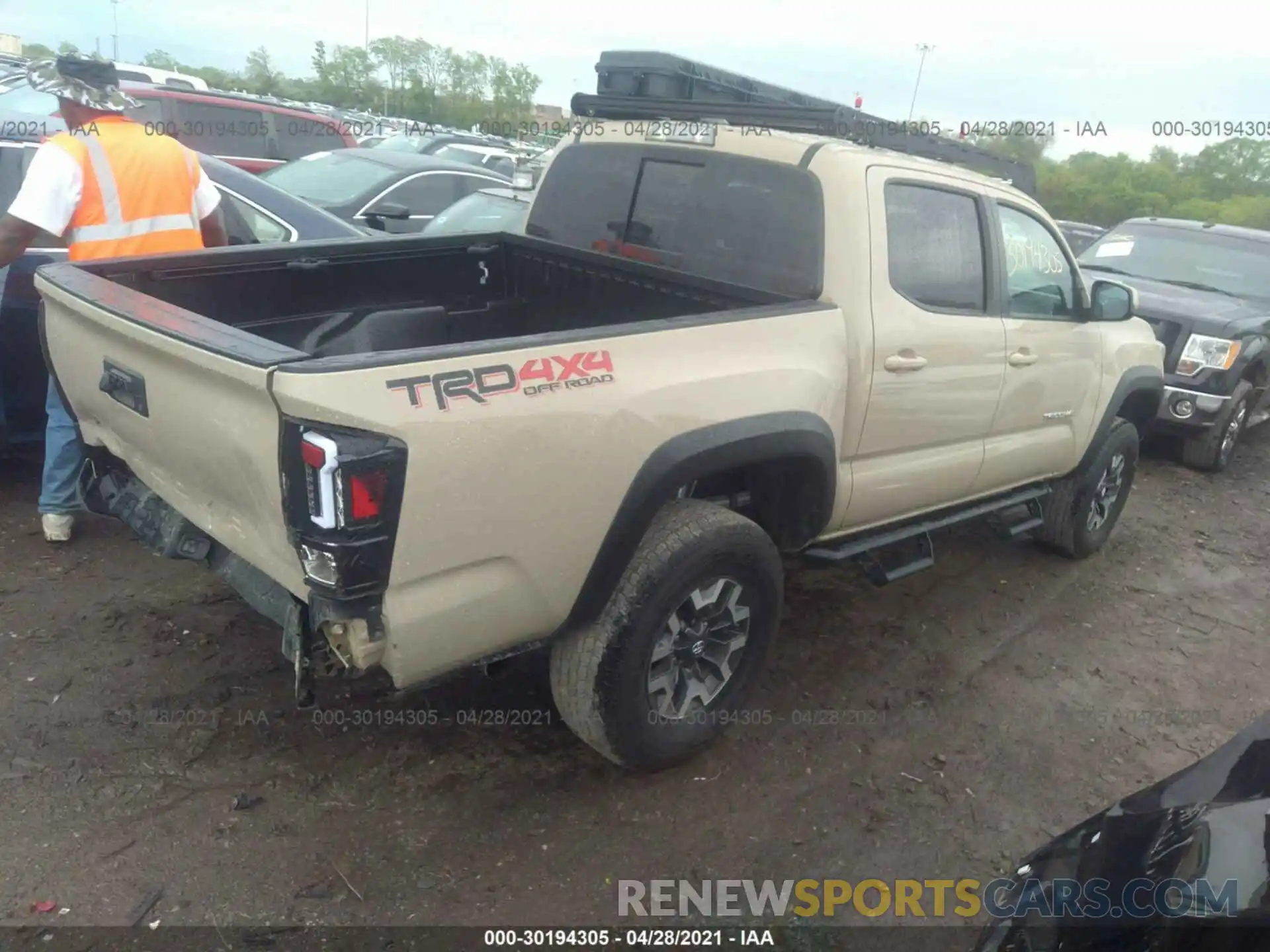 4 Photograph of a damaged car 3TMCZ5AN9KM262710 TOYOTA TACOMA 4WD 2019