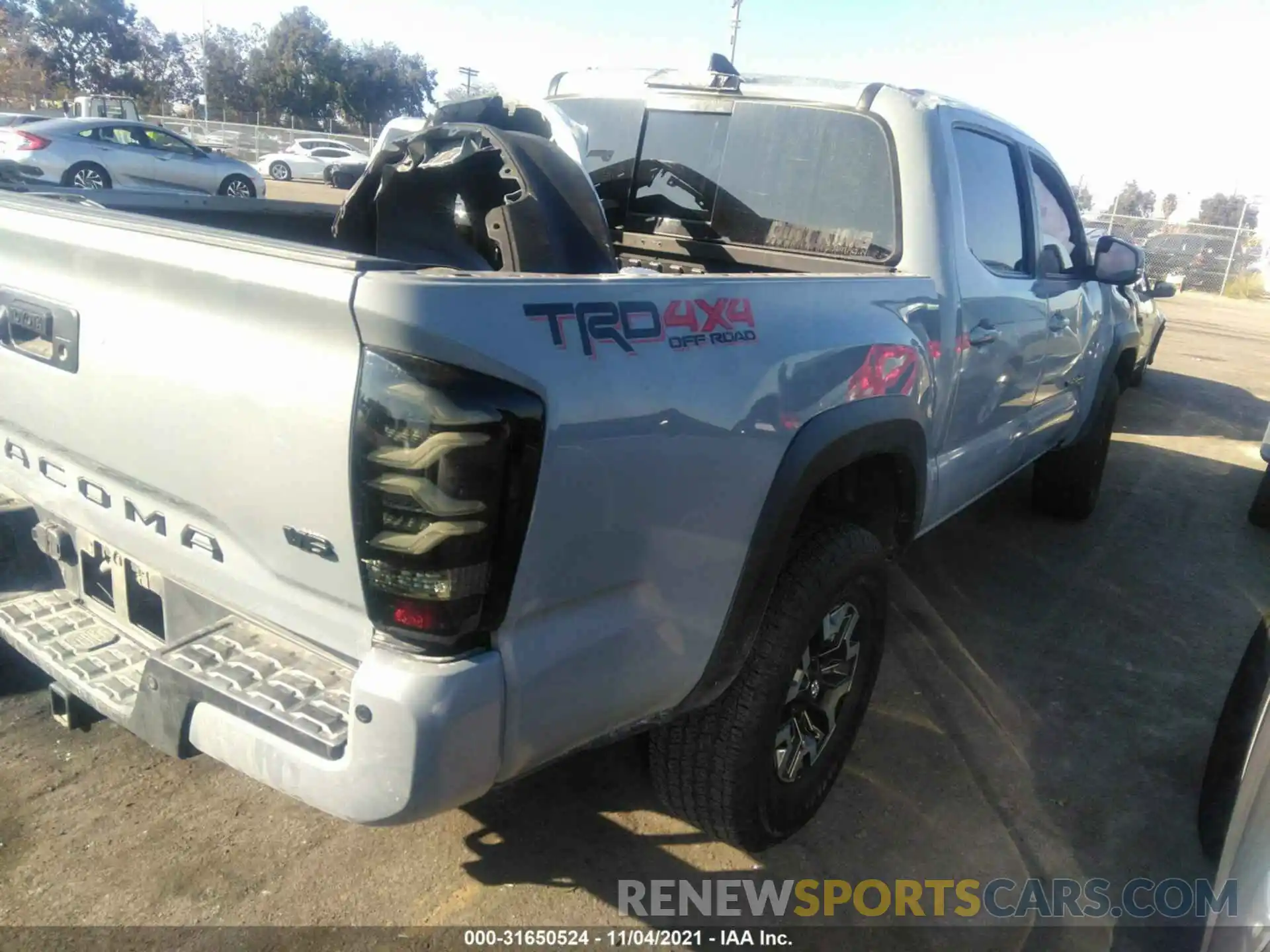 4 Фотография поврежденного автомобиля 3TMCZ5AN9KM276235 TOYOTA TACOMA 4WD 2019