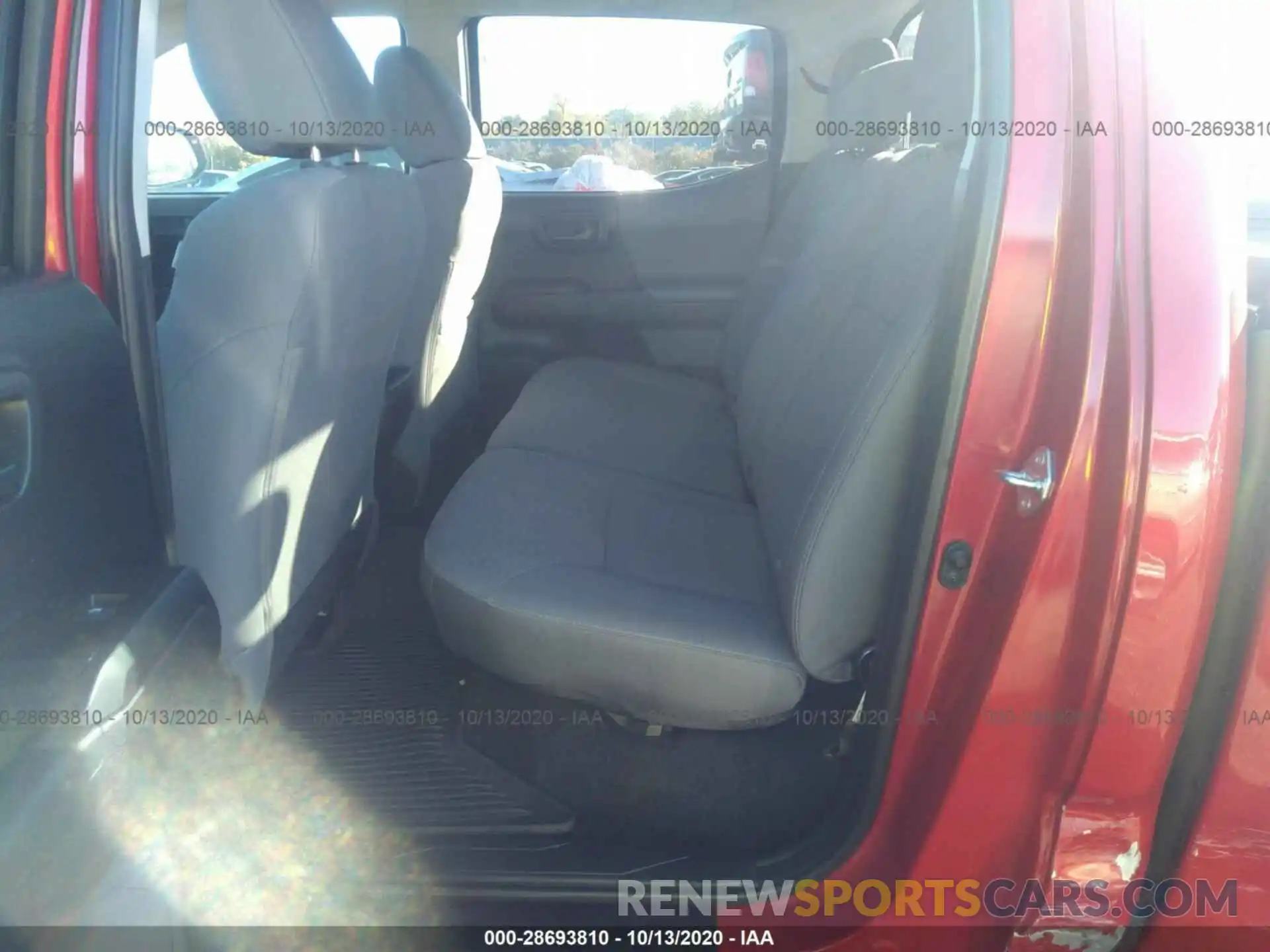 8 Photograph of a damaged car 3TMCZ5AN9KM277465 TOYOTA TACOMA 4WD 2019