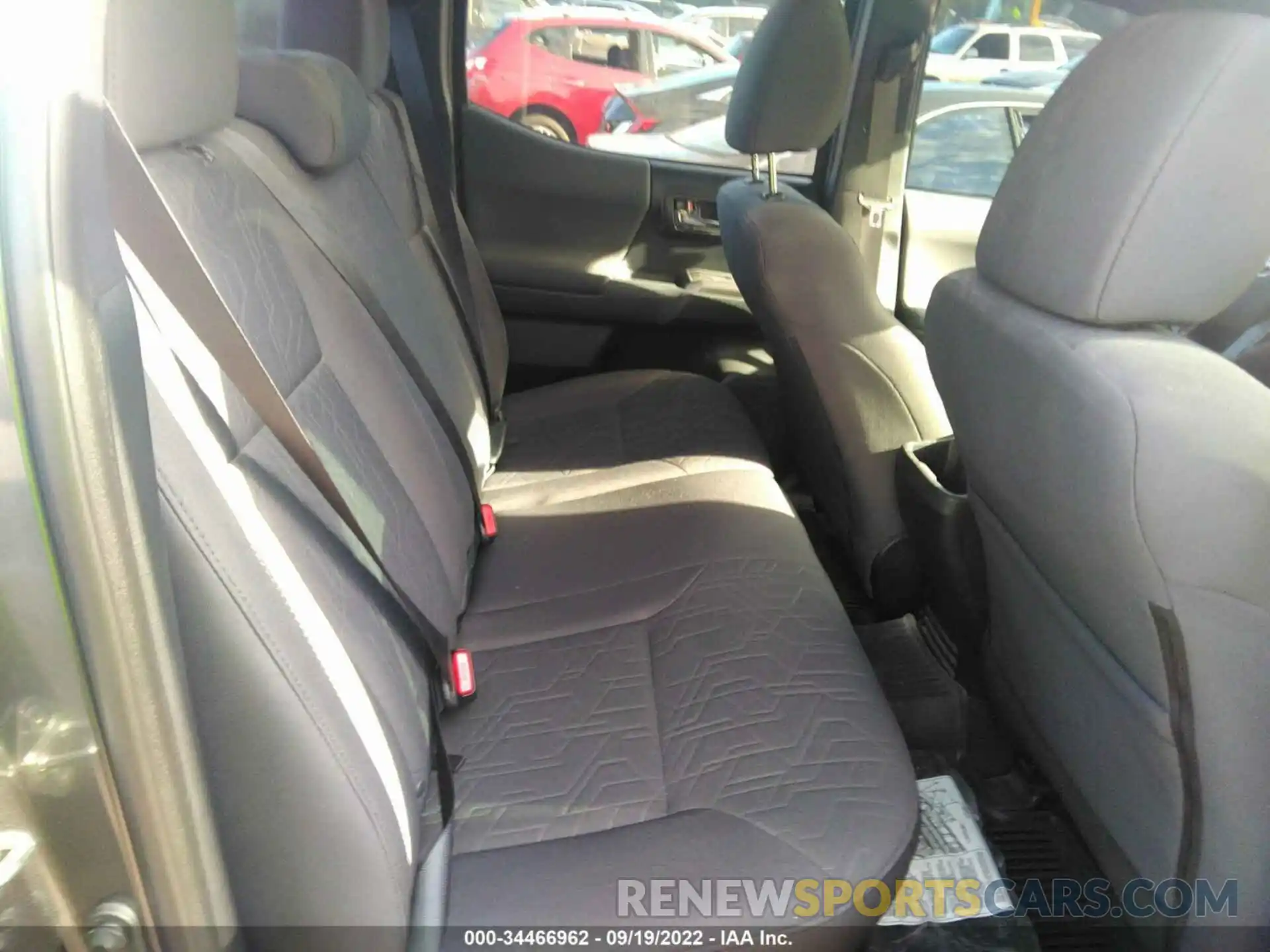 8 Photograph of a damaged car 3TMCZ5AN9KM277739 TOYOTA TACOMA 4WD 2019