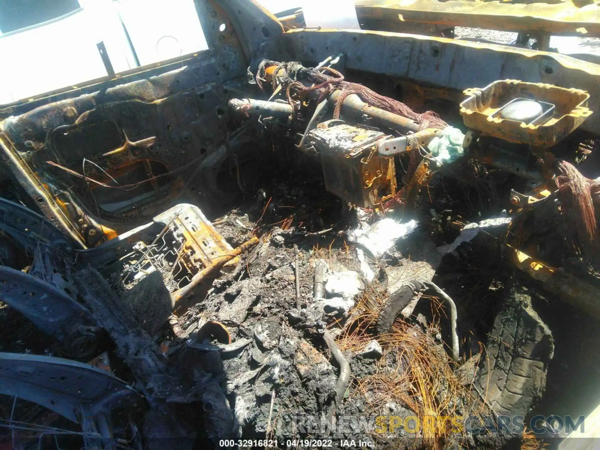 5 Photograph of a damaged car 3TMCZ5AN9KM282813 TOYOTA TACOMA 4WD 2019