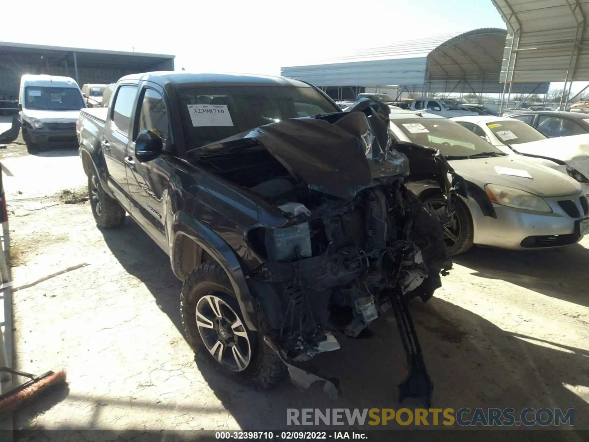 1 Photograph of a damaged car 3TMCZ5ANXKM190593 TOYOTA TACOMA 4WD 2019