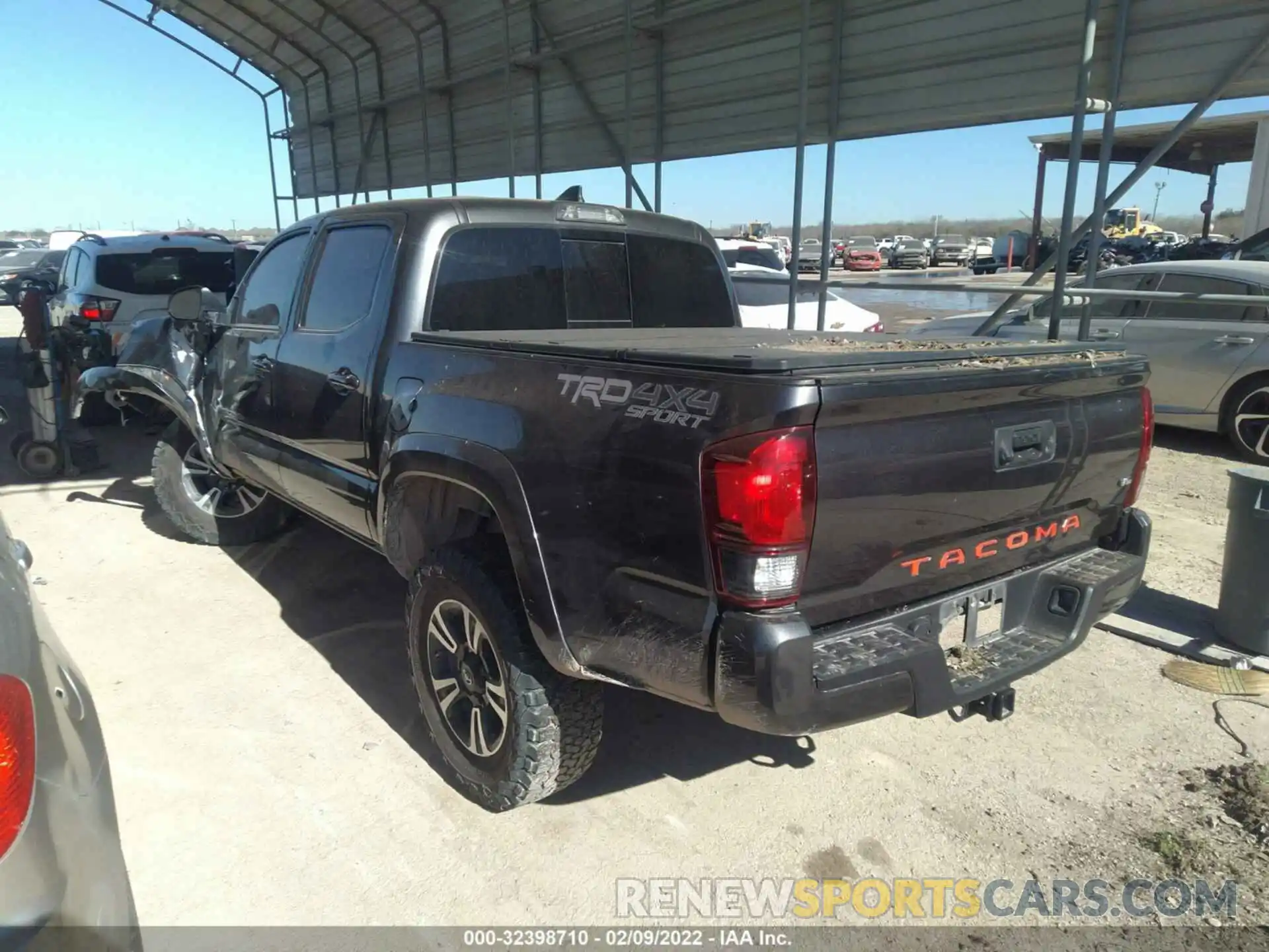 3 Photograph of a damaged car 3TMCZ5ANXKM190593 TOYOTA TACOMA 4WD 2019