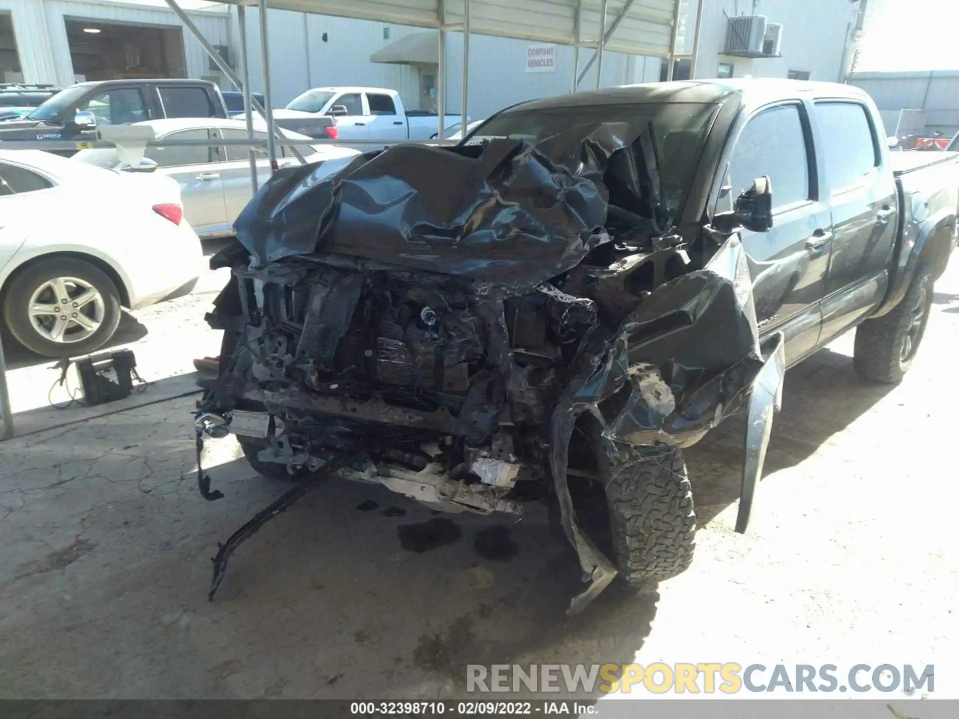 6 Photograph of a damaged car 3TMCZ5ANXKM190593 TOYOTA TACOMA 4WD 2019