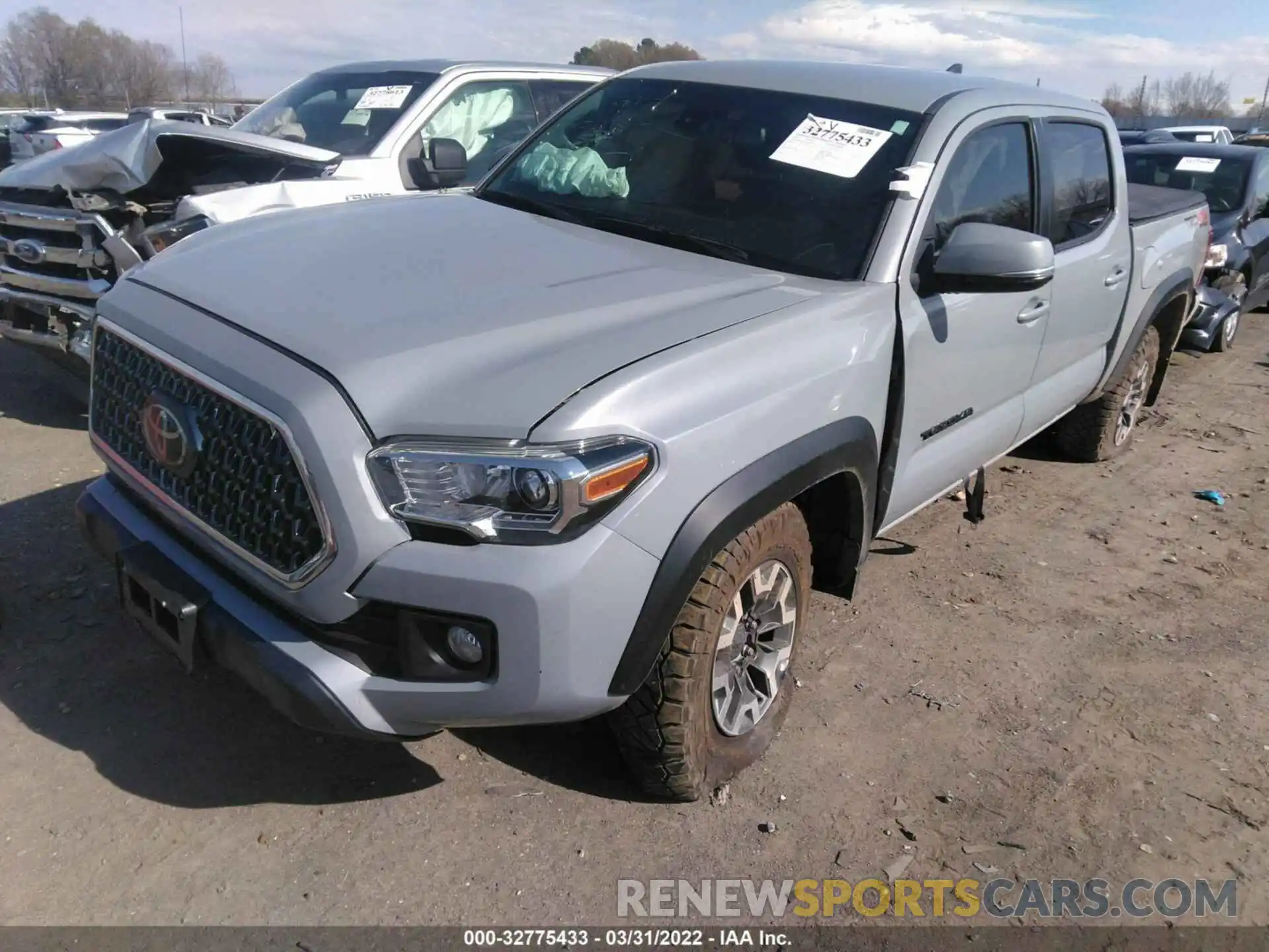 2 Photograph of a damaged car 3TMCZ5ANXKM199603 TOYOTA TACOMA 4WD 2019