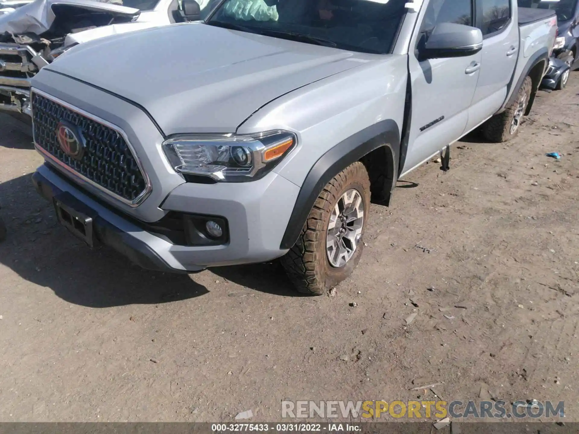 6 Photograph of a damaged car 3TMCZ5ANXKM199603 TOYOTA TACOMA 4WD 2019