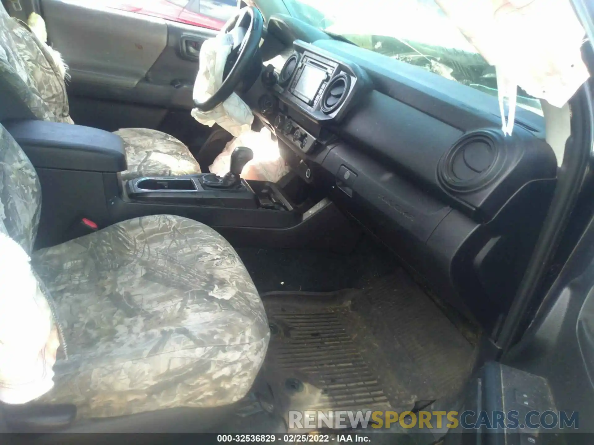 5 Photograph of a damaged car 3TMCZ5ANXKM208252 TOYOTA TACOMA 4WD 2019