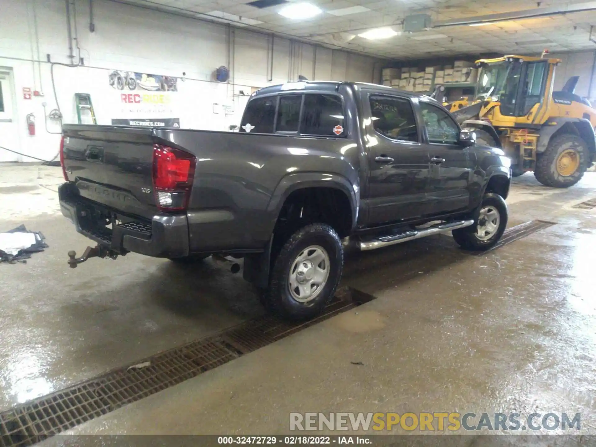 4 Photograph of a damaged car 3TMCZ5ANXKM217677 TOYOTA TACOMA 4WD 2019