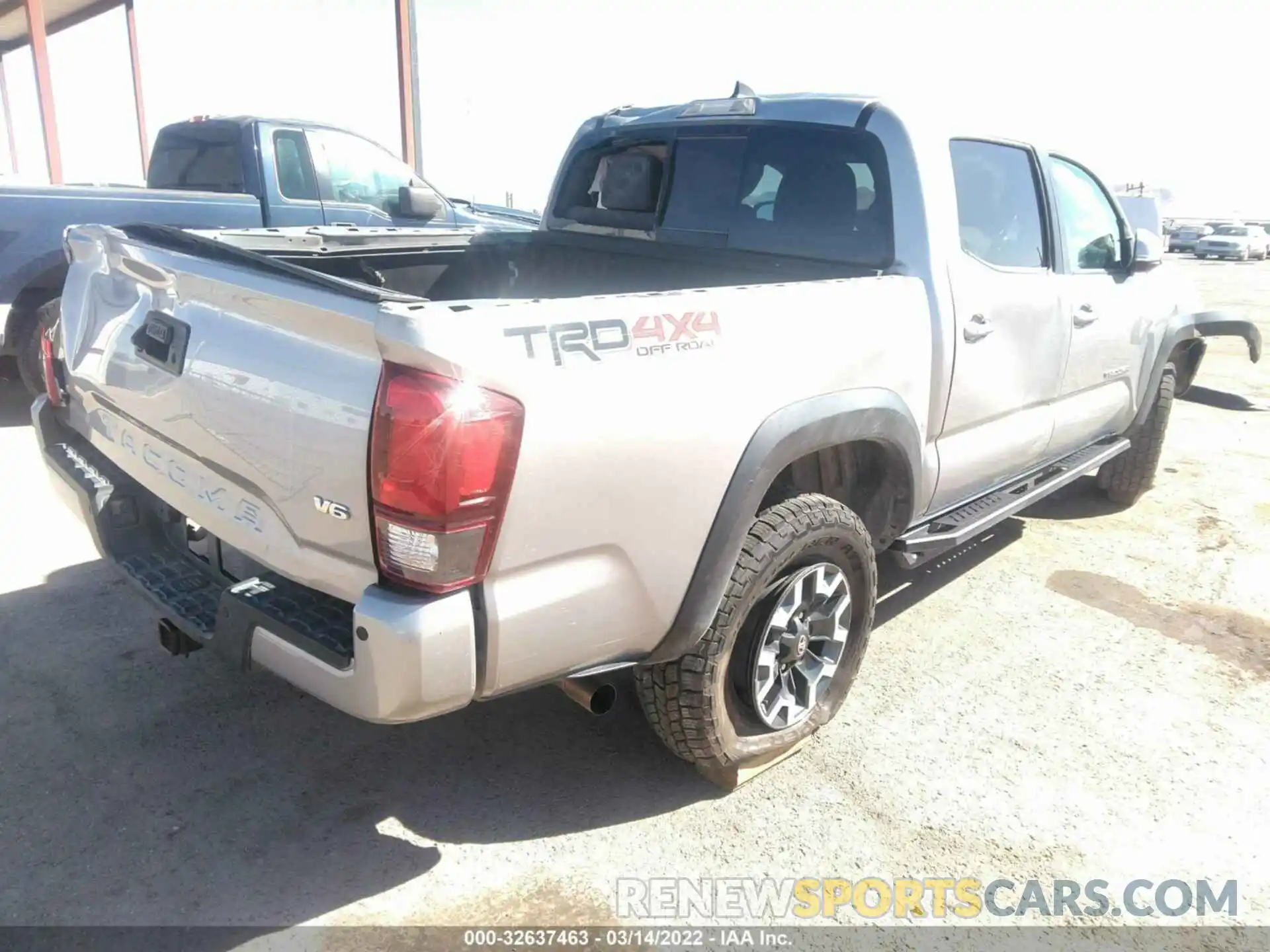 4 Фотография поврежденного автомобиля 3TMCZ5ANXKM221678 TOYOTA TACOMA 4WD 2019