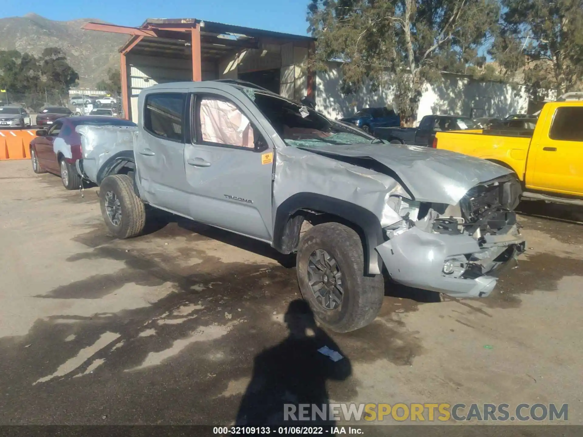 1 Photograph of a damaged car 3TMCZ5ANXKM231000 TOYOTA TACOMA 4WD 2019