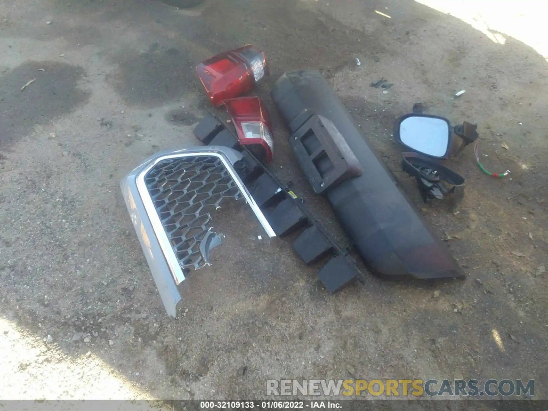 12 Photograph of a damaged car 3TMCZ5ANXKM231000 TOYOTA TACOMA 4WD 2019