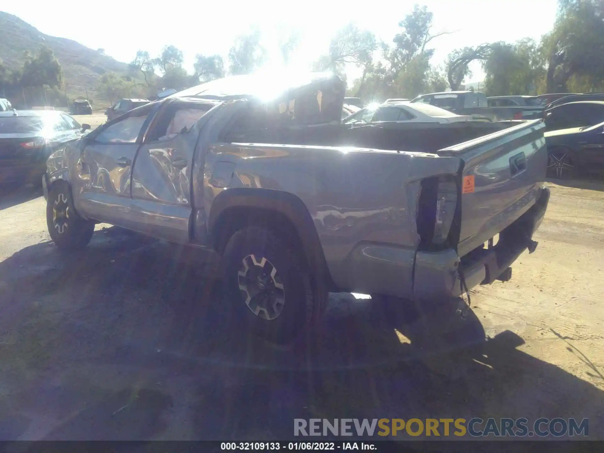 3 Photograph of a damaged car 3TMCZ5ANXKM231000 TOYOTA TACOMA 4WD 2019