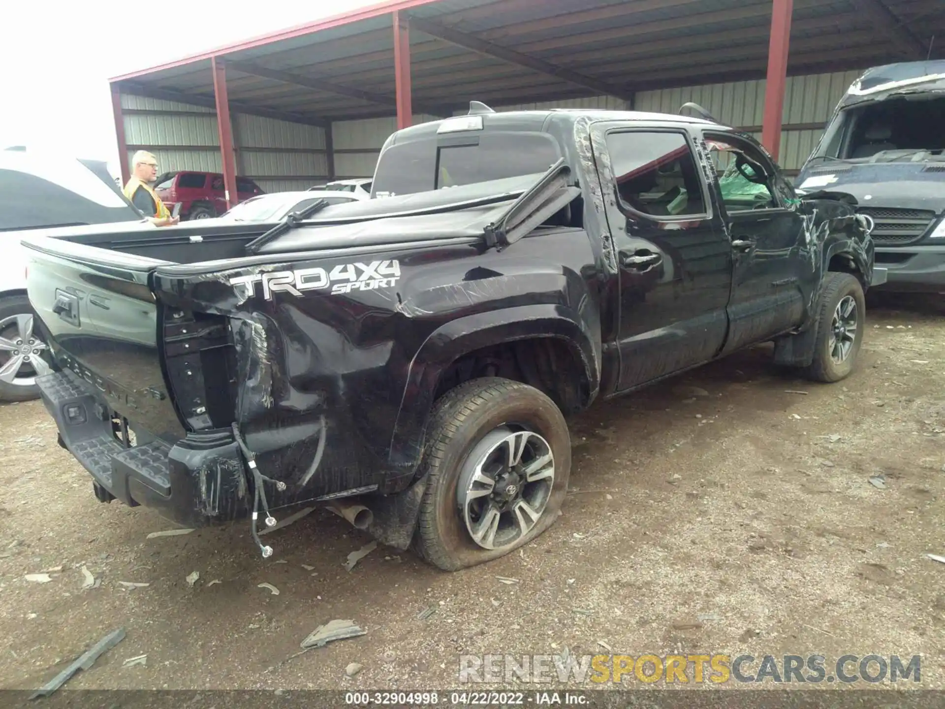 4 Photograph of a damaged car 3TMCZ5ANXKM232180 TOYOTA TACOMA 4WD 2019