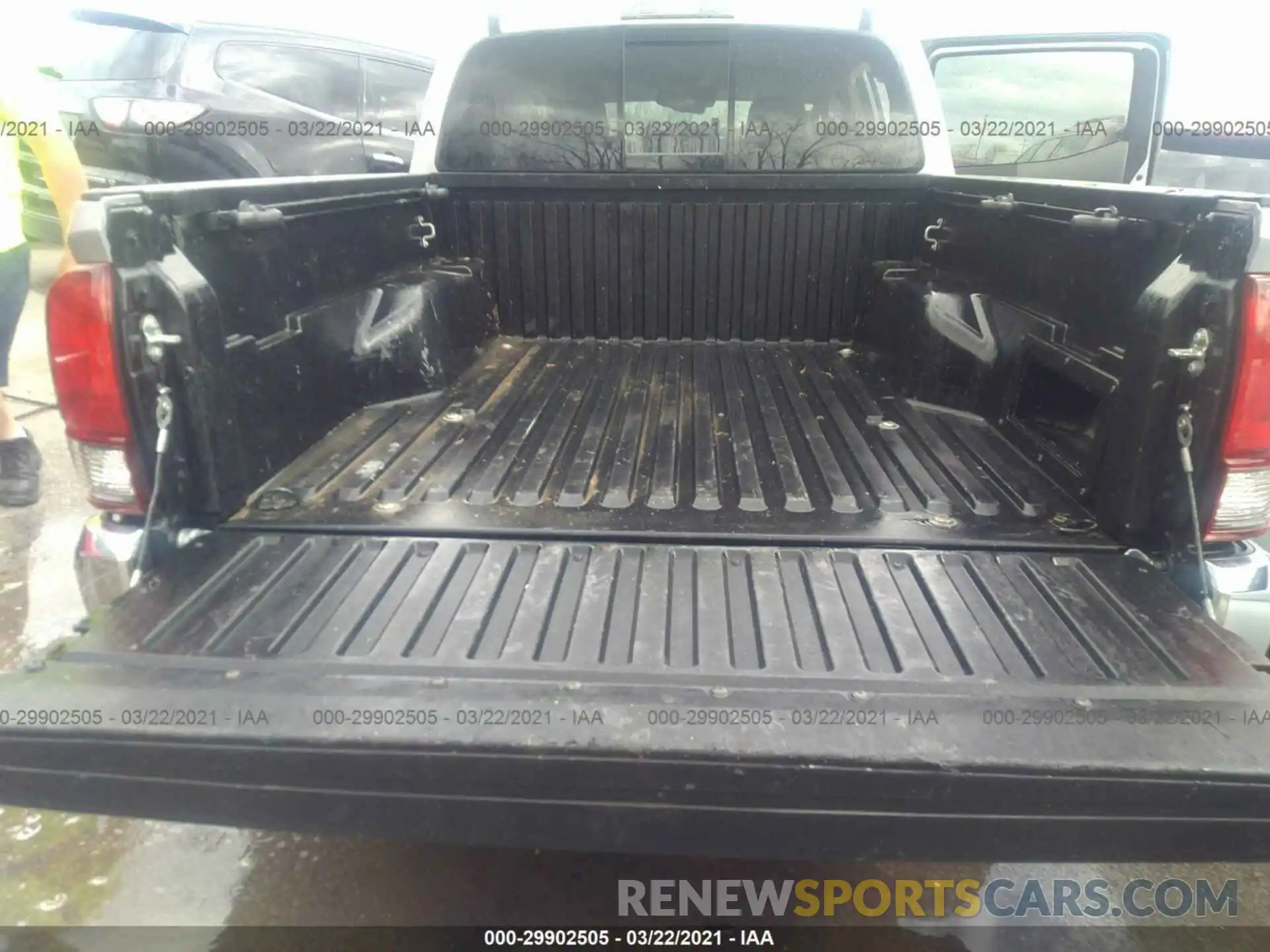 8 Photograph of a damaged car 3TMCZ5ANXKM234933 TOYOTA TACOMA 4WD 2019