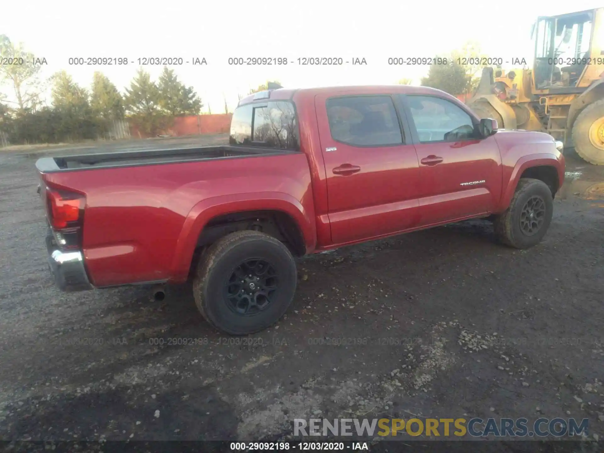 4 Photograph of a damaged car 3TMCZ5ANXKM236598 TOYOTA TACOMA 4WD 2019