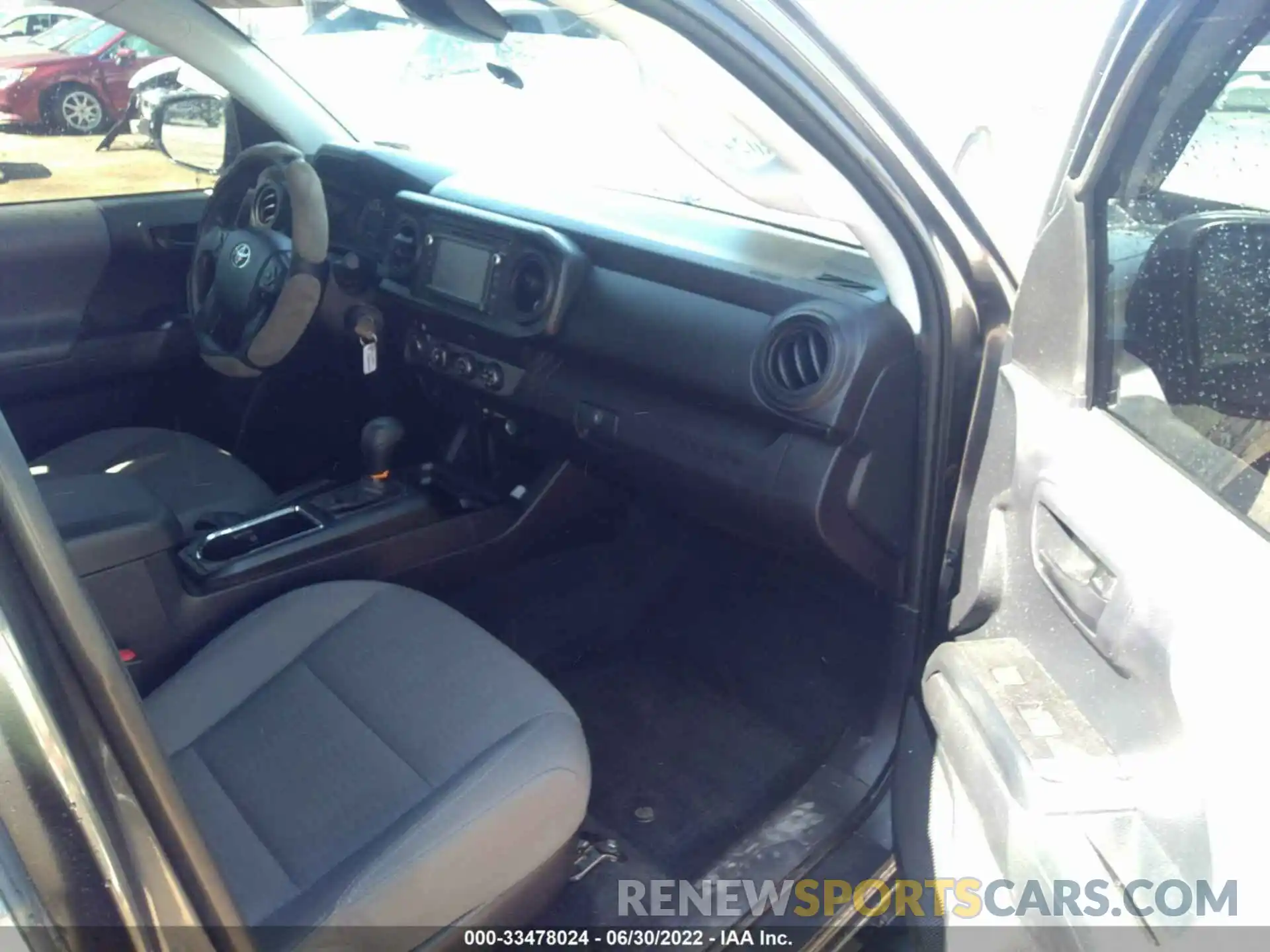 5 Photograph of a damaged car 3TMCZ5ANXKM237198 TOYOTA TACOMA 4WD 2019