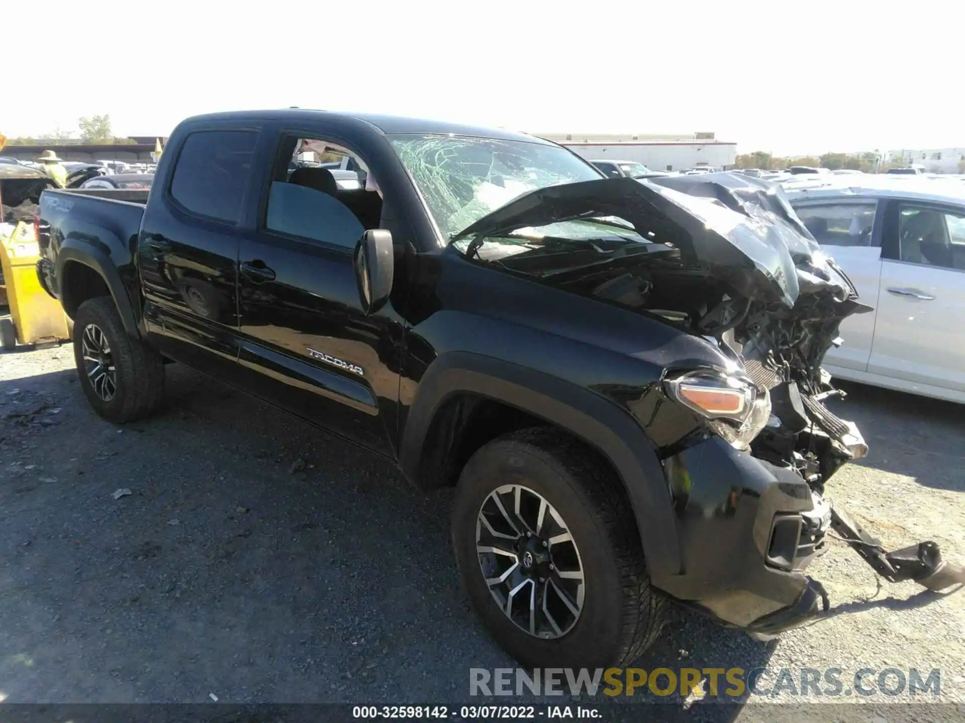 1 Photograph of a damaged car 3TMCZ5ANXKM237363 TOYOTA TACOMA 4WD 2019