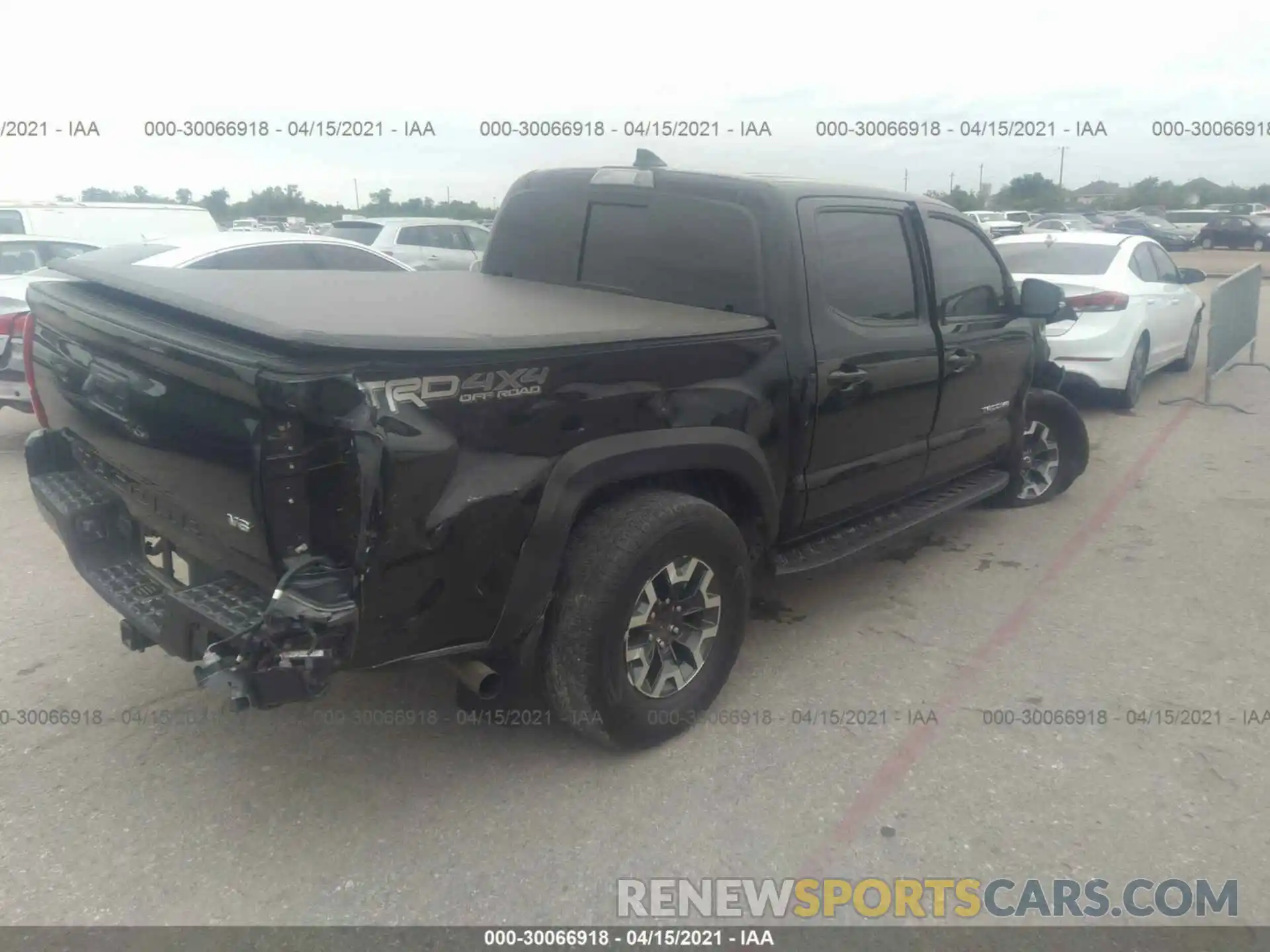 4 Фотография поврежденного автомобиля 3TMCZ5ANXKM244670 TOYOTA TACOMA 4WD 2019