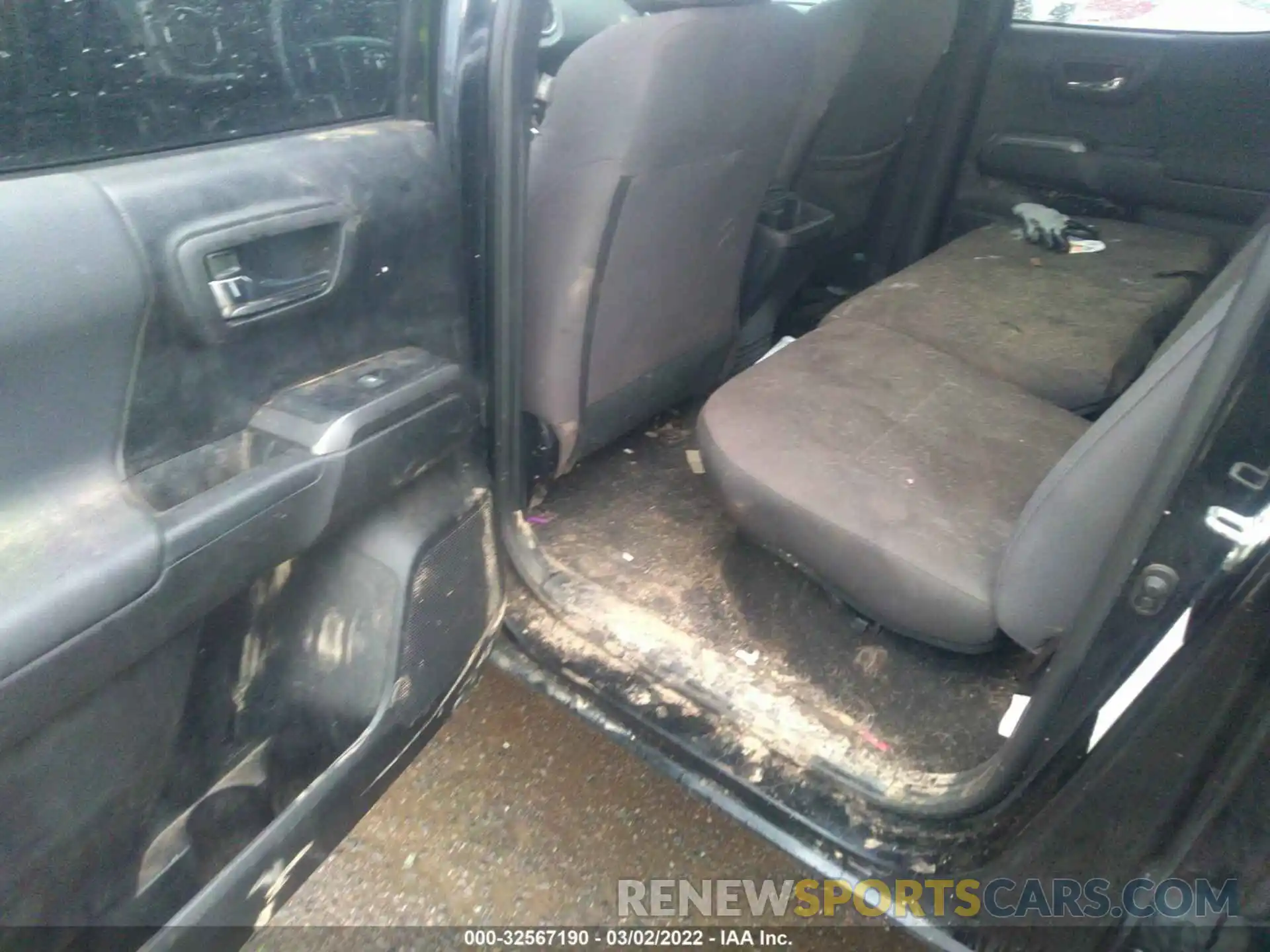 8 Photograph of a damaged car 3TMCZ5ANXKM246399 TOYOTA TACOMA 4WD 2019