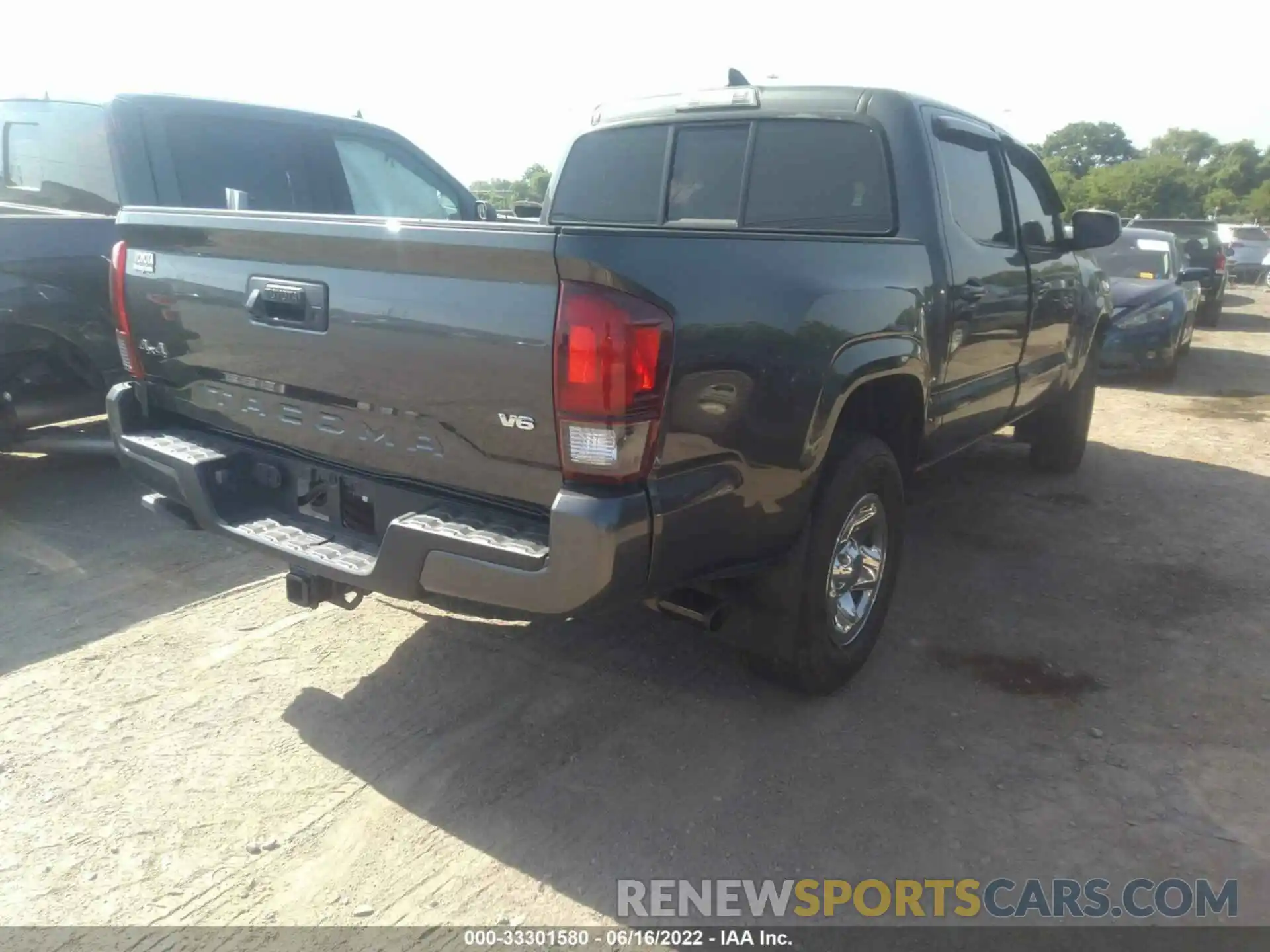 4 Photograph of a damaged car 3TMCZ5ANXKM253059 TOYOTA TACOMA 4WD 2019