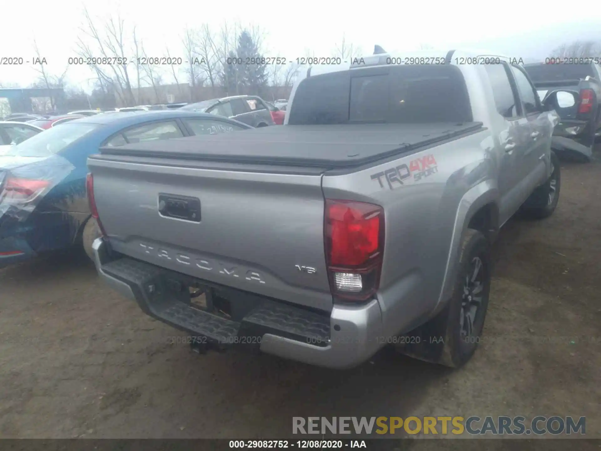 4 Photograph of a damaged car 3TMCZ5ANXKM255376 TOYOTA TACOMA 4WD 2019