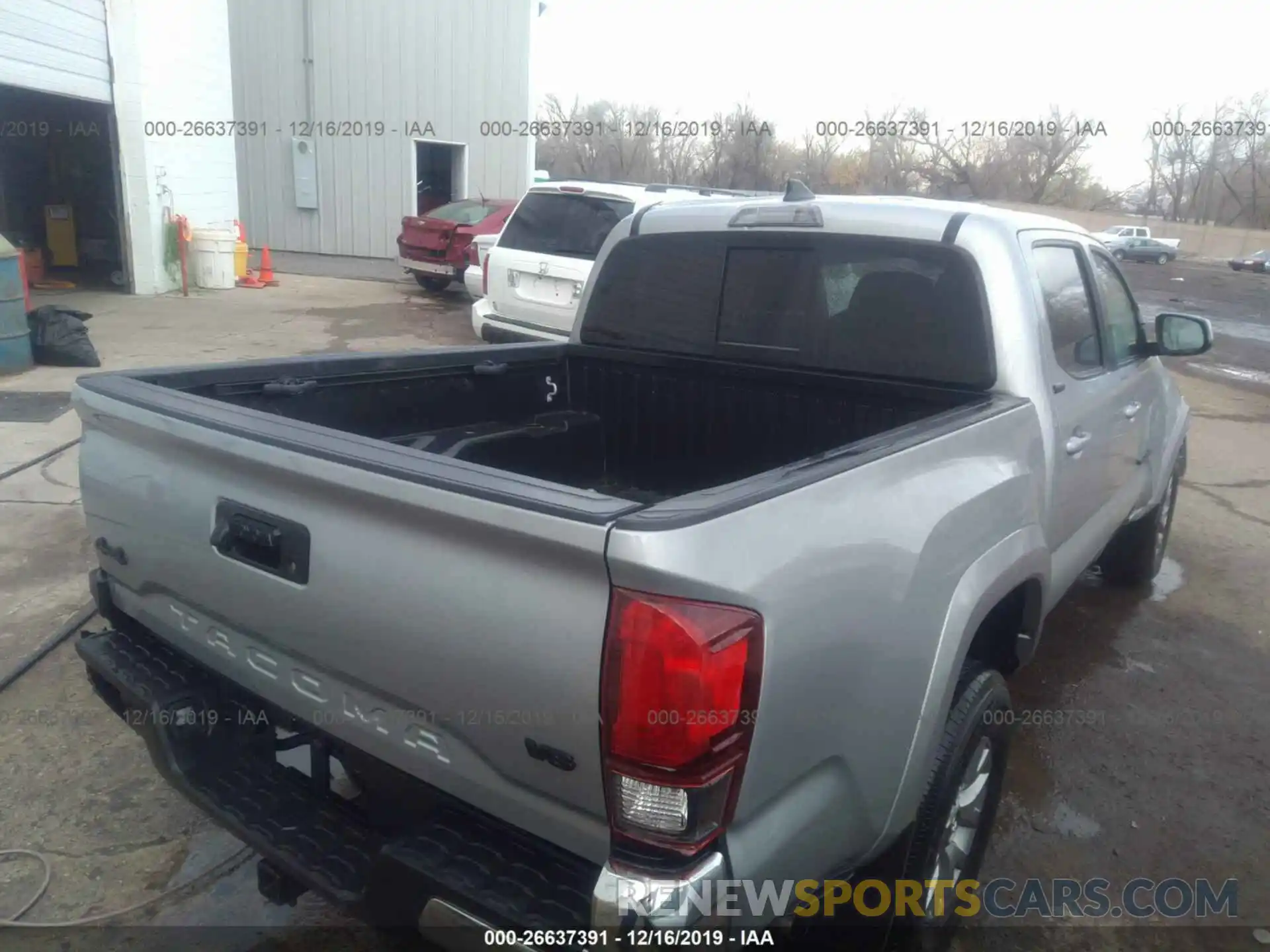 4 Photograph of a damaged car 3TMCZ5ANXKM265308 TOYOTA TACOMA 4WD 2019