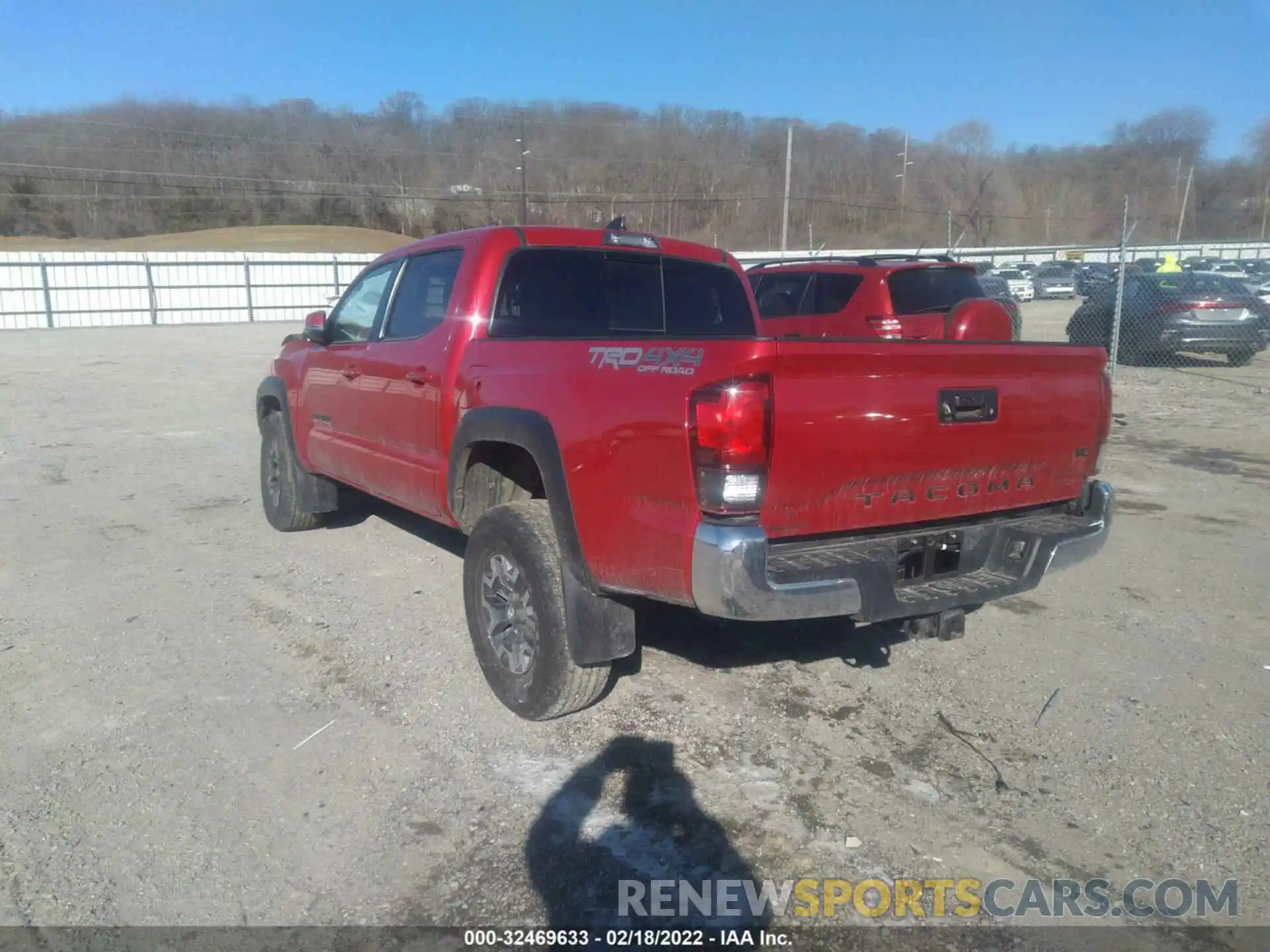 3 Photograph of a damaged car 3TMCZ5ANXKM270525 TOYOTA TACOMA 4WD 2019