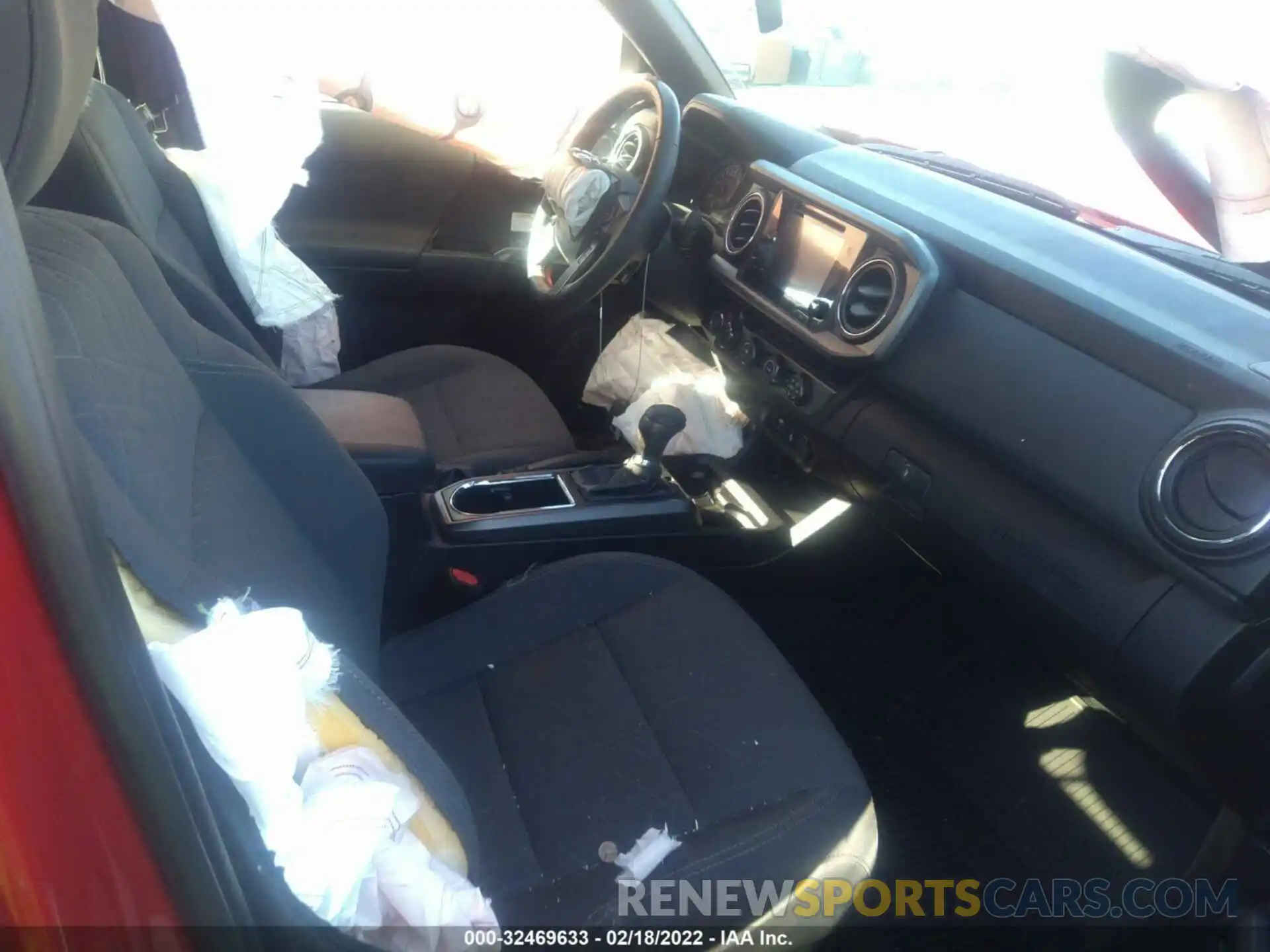 5 Photograph of a damaged car 3TMCZ5ANXKM270525 TOYOTA TACOMA 4WD 2019