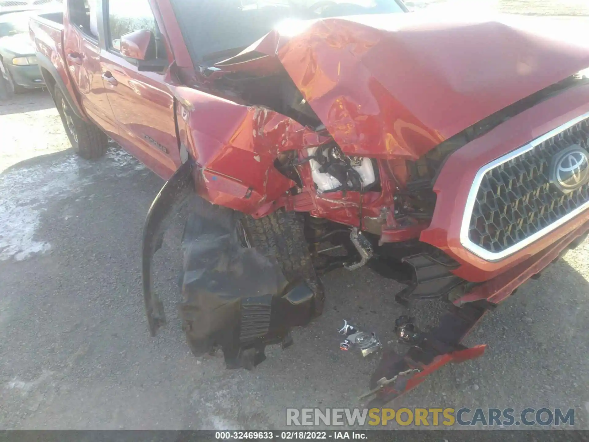 6 Photograph of a damaged car 3TMCZ5ANXKM270525 TOYOTA TACOMA 4WD 2019