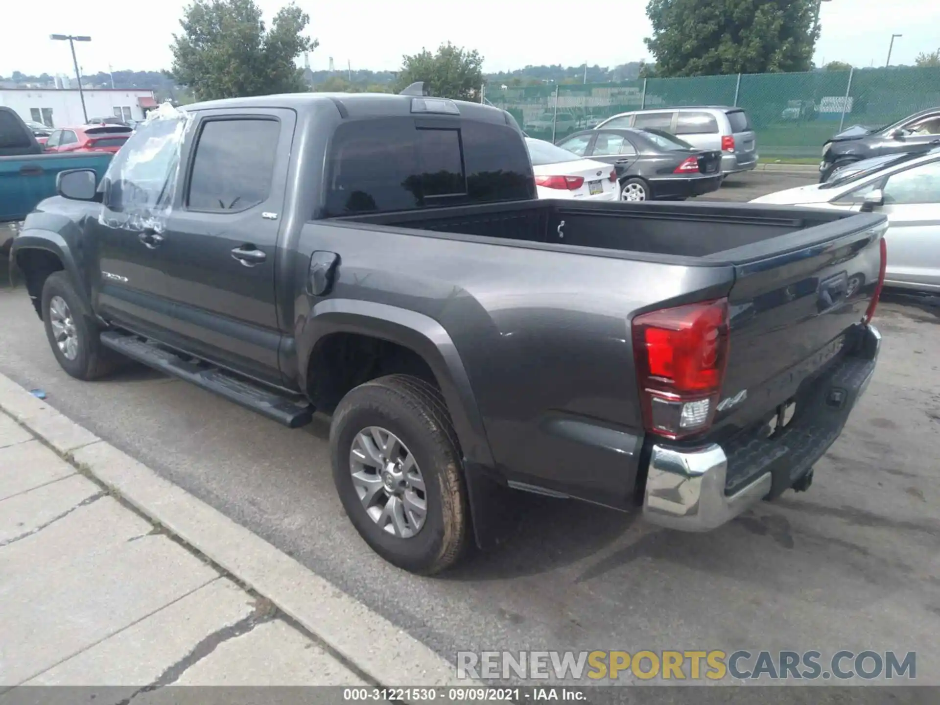 3 Фотография поврежденного автомобиля 3TMCZ5ANXKM279743 TOYOTA TACOMA 4WD 2019