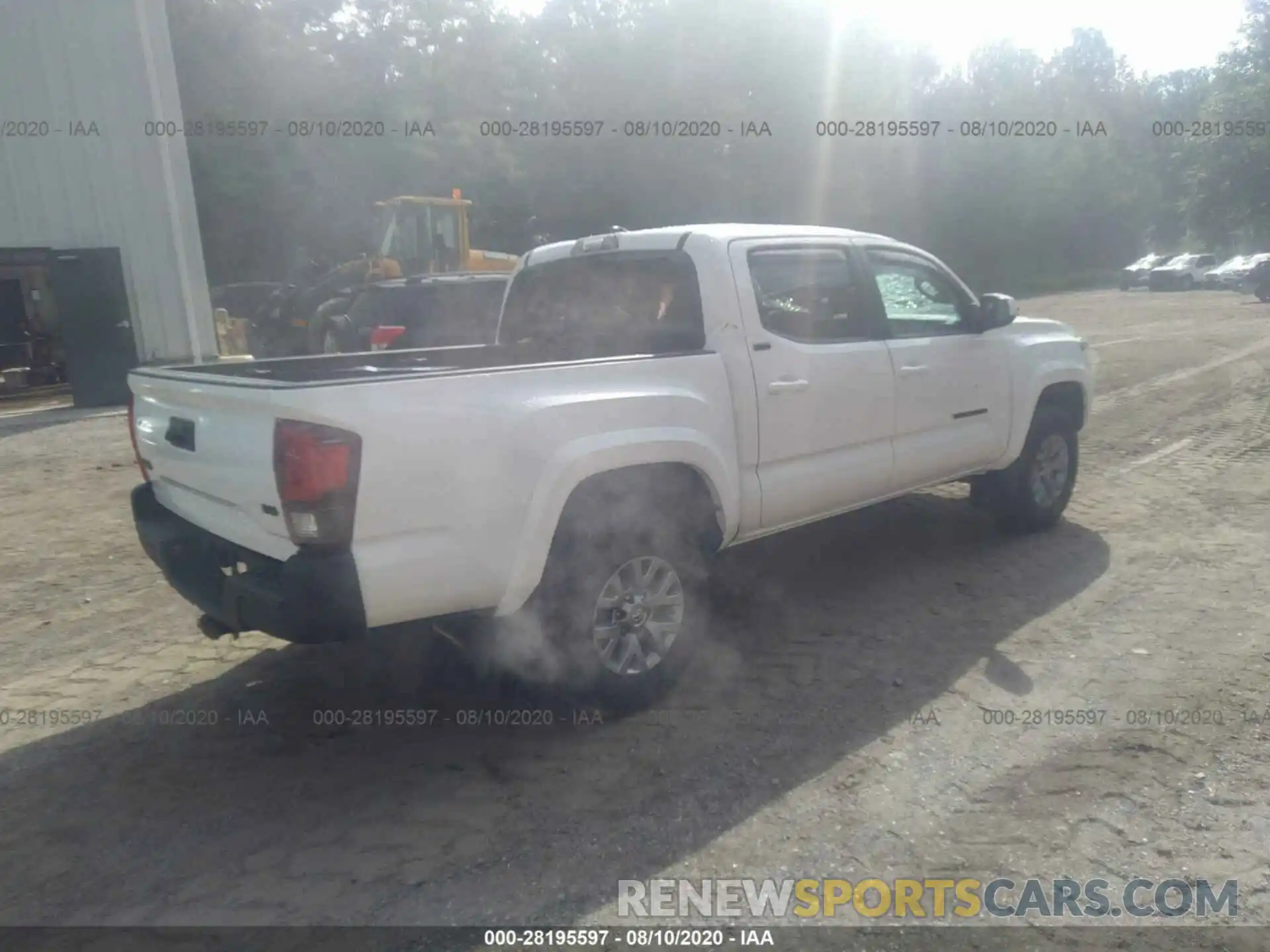 4 Photograph of a damaged car 3TMCZ5ANXKM283954 TOYOTA TACOMA 4WD 2019