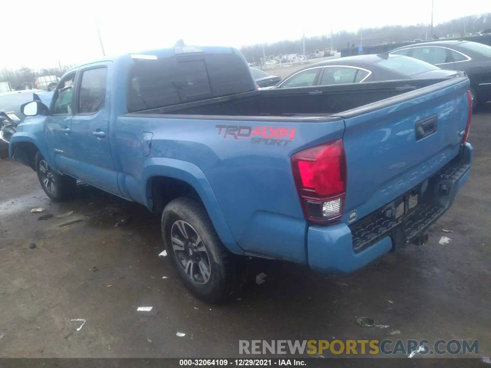 3 Photograph of a damaged car 3TMDZ5BN0KM056260 TOYOTA TACOMA 4WD 2019