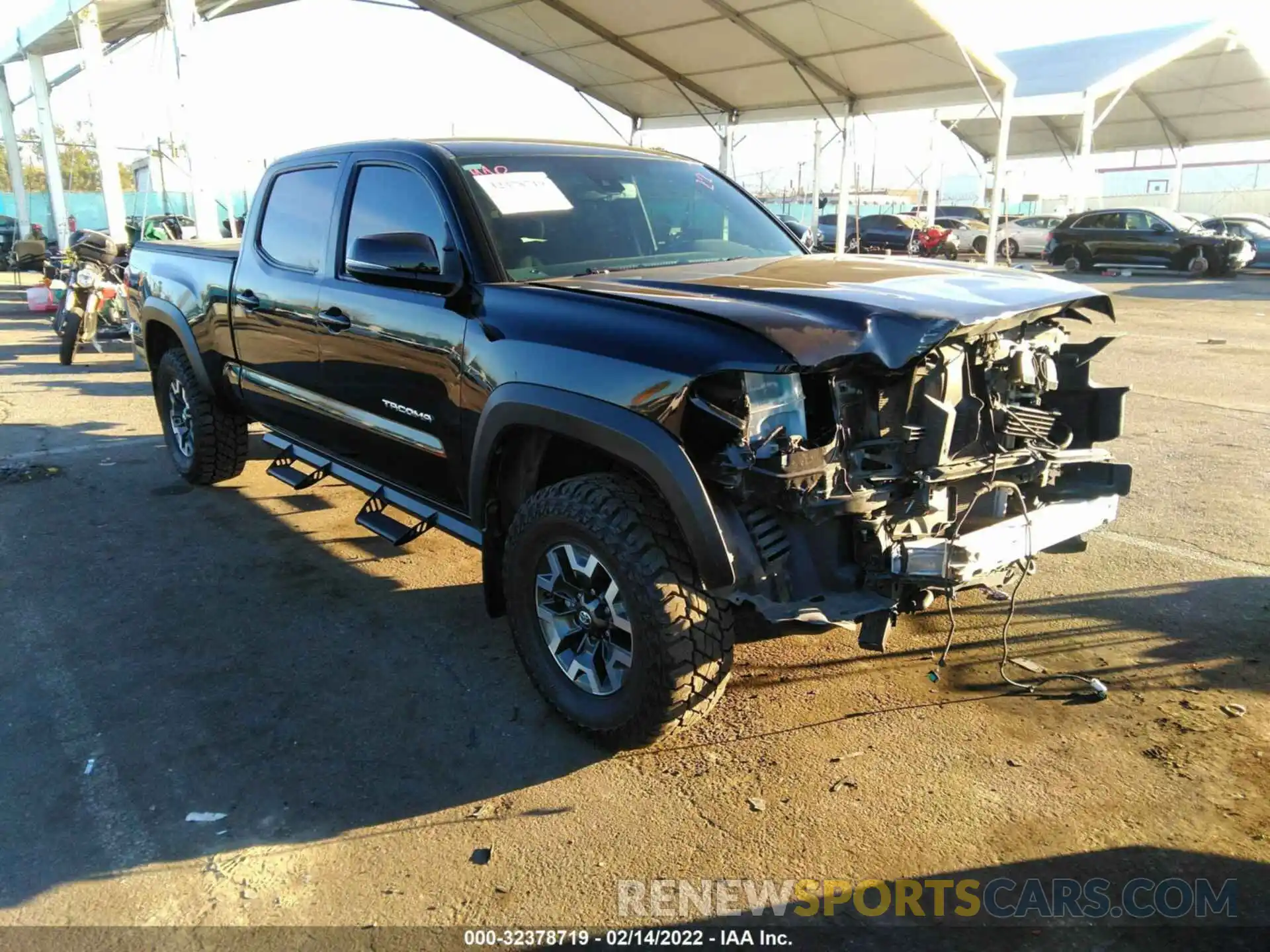 1 Photograph of a damaged car 3TMDZ5BN0KM058039 TOYOTA TACOMA 4WD 2019